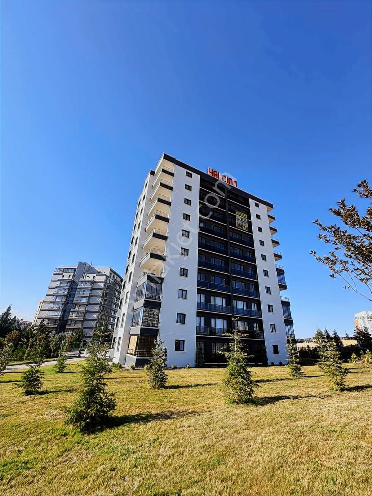 Perla Yalçın Park Evleri 4+1 K.otopark Satılık Daire 3.katta