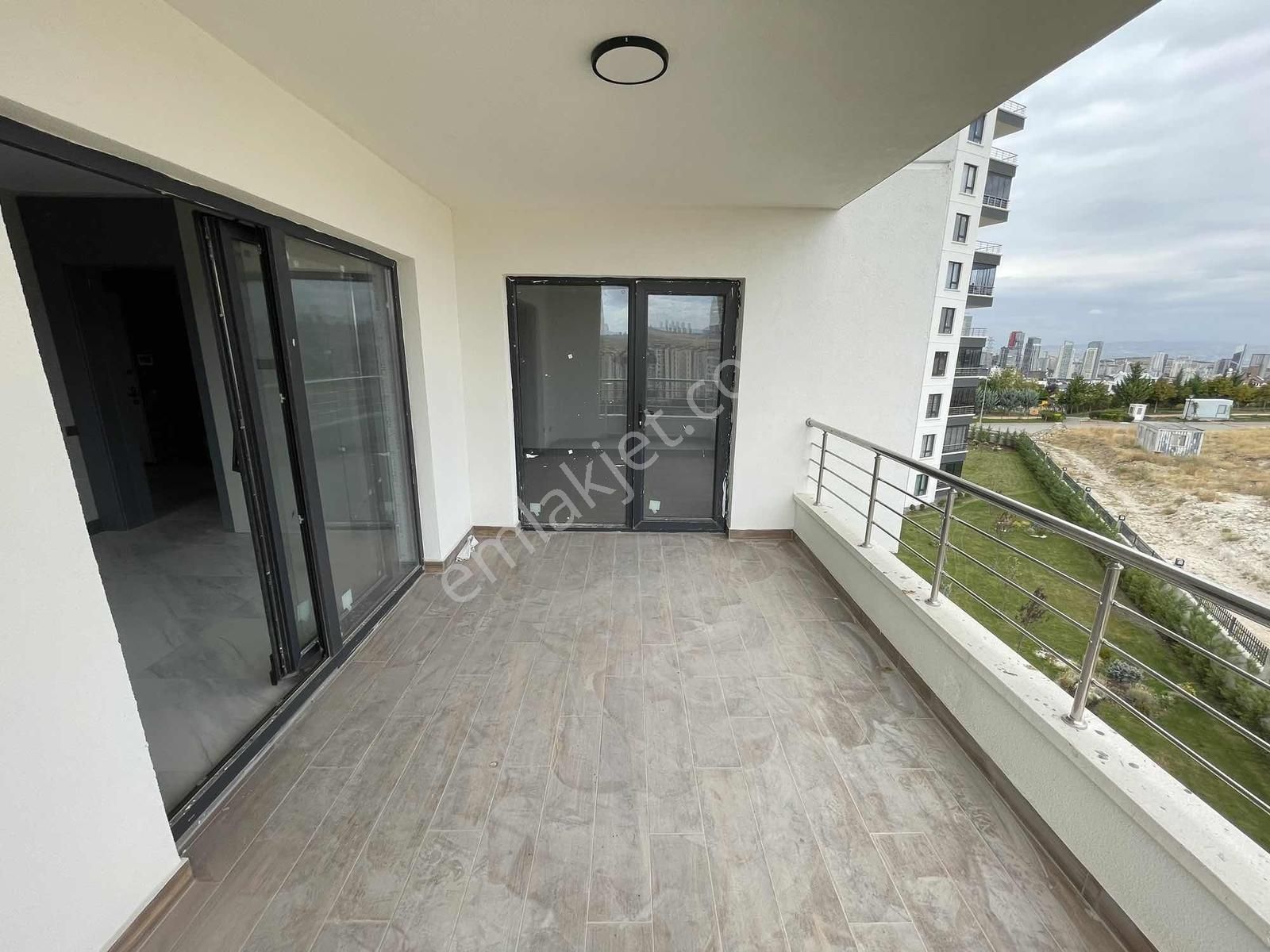 Perla Yalçın Park Evlerinde 4+1 Kapalı Otoparklı Ara Kat Daire - Görsel 4