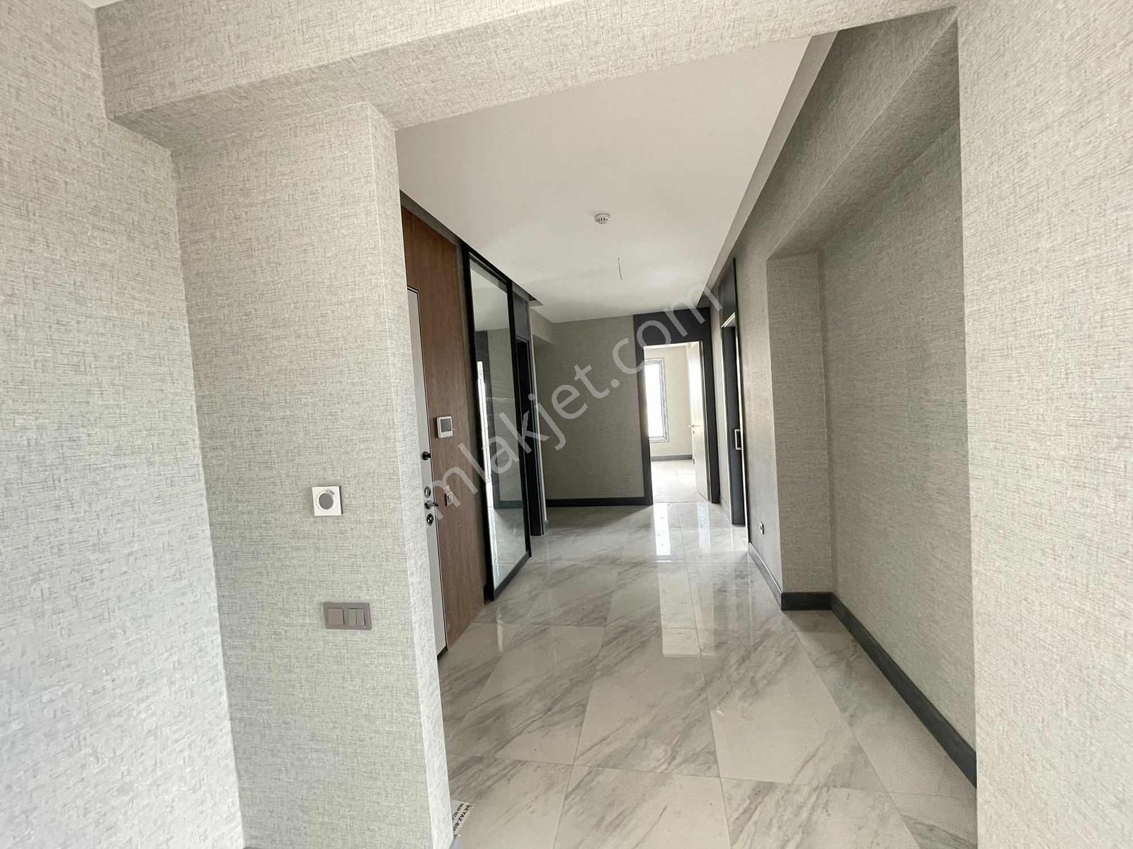 Perla Yalçın Park Evlerinde 4+1 Kapalı Otoparklı Ara Kat Daire - Görsel 28