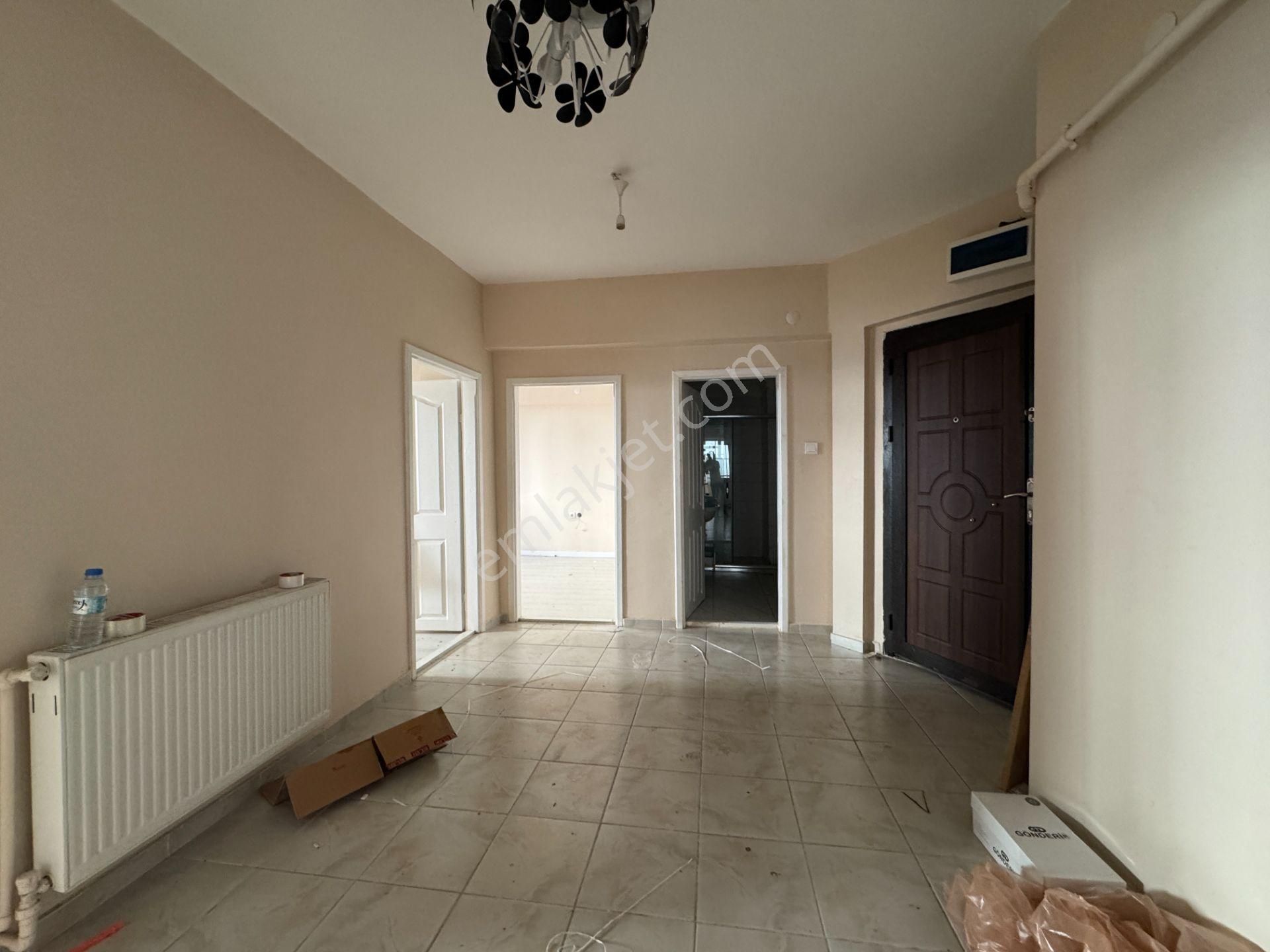 Ufuk Kılıç Emlak'tanhavalimanı Yolu Yakını 3+1 Asansörlü 1. Kat Daire - Görsel 25