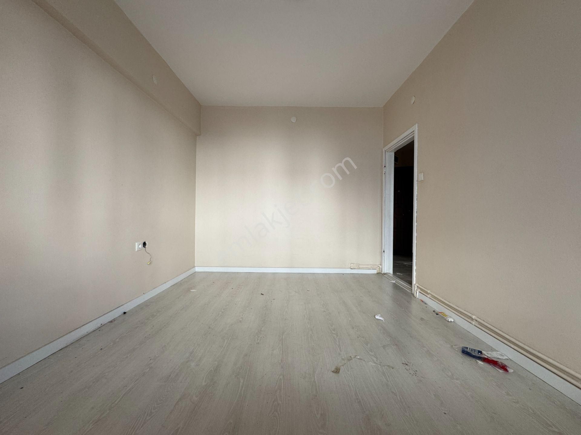 Ufuk Kılıç Emlak'tanhavalimanı Yolu Yakını 3+1 Asansörlü 1. Kat Daire - Görsel 19