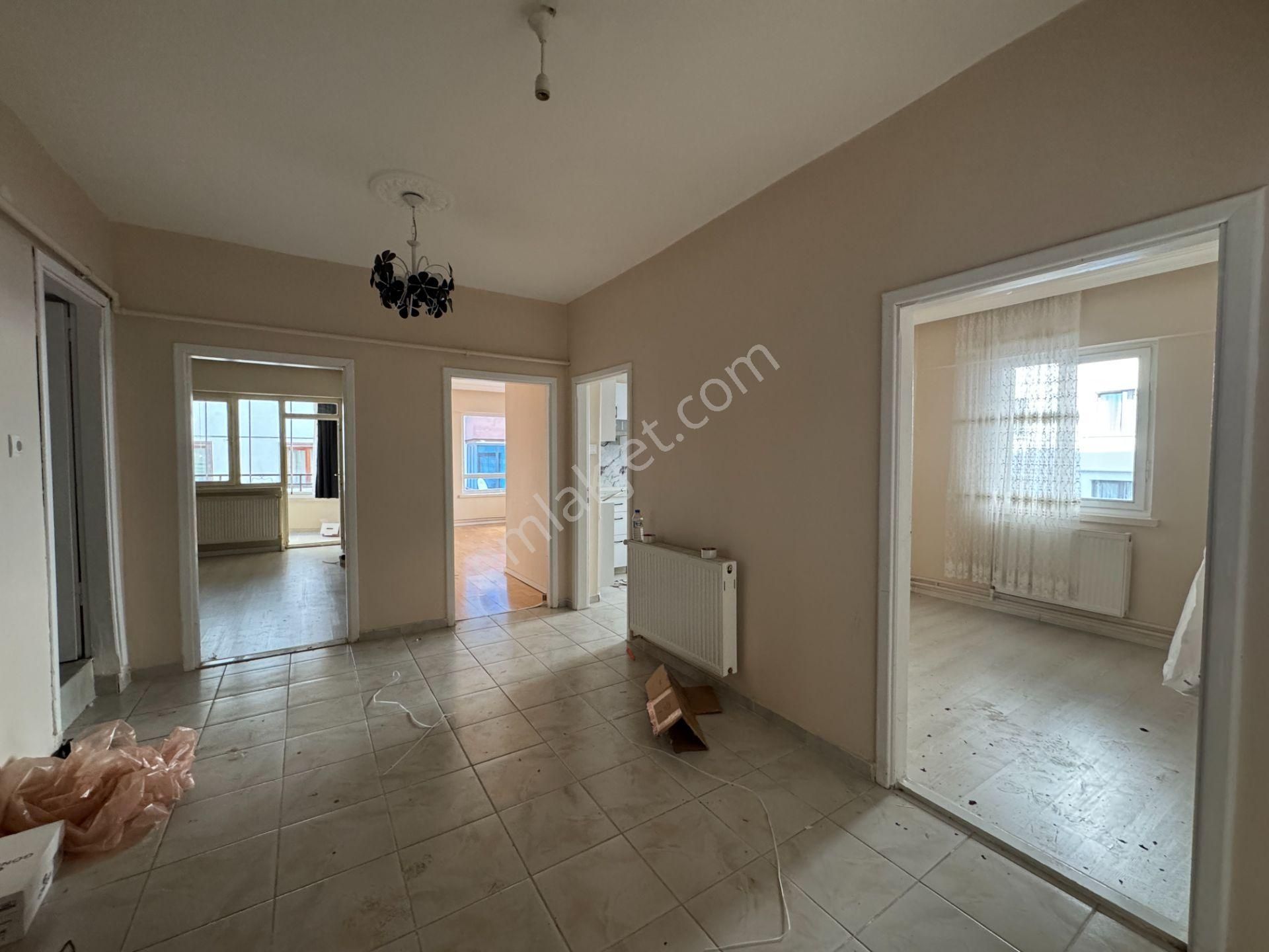 Ufuk Kılıç Emlak'tanhavalimanı Yolu Yakını 3+1 Asansörlü 1. Kat Daire - Görsel 22