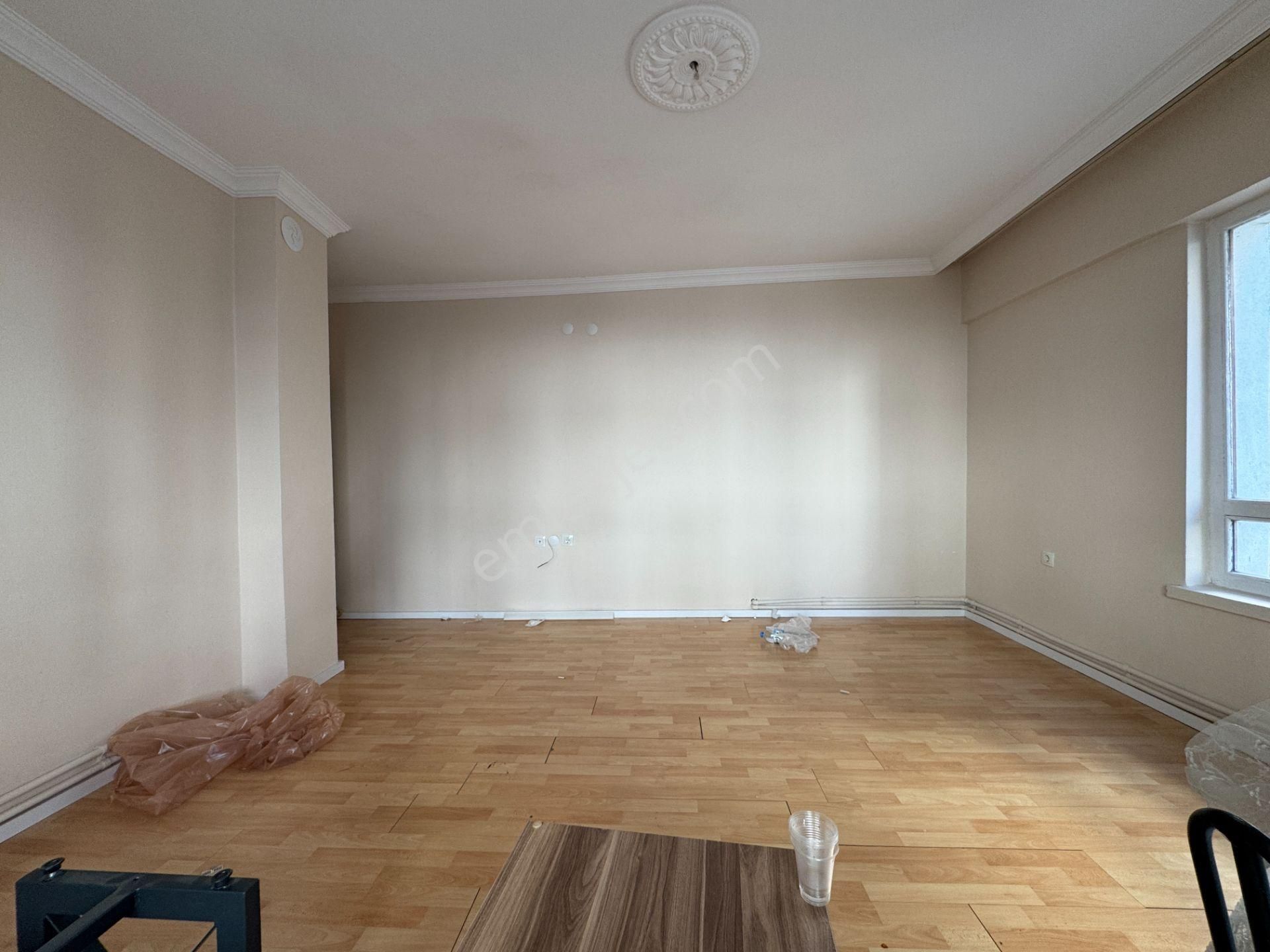 Ufuk Kılıç Emlak'tanhavalimanı Yolu Yakını 3+1 Asansörlü 1. Kat Daire - Görsel 8