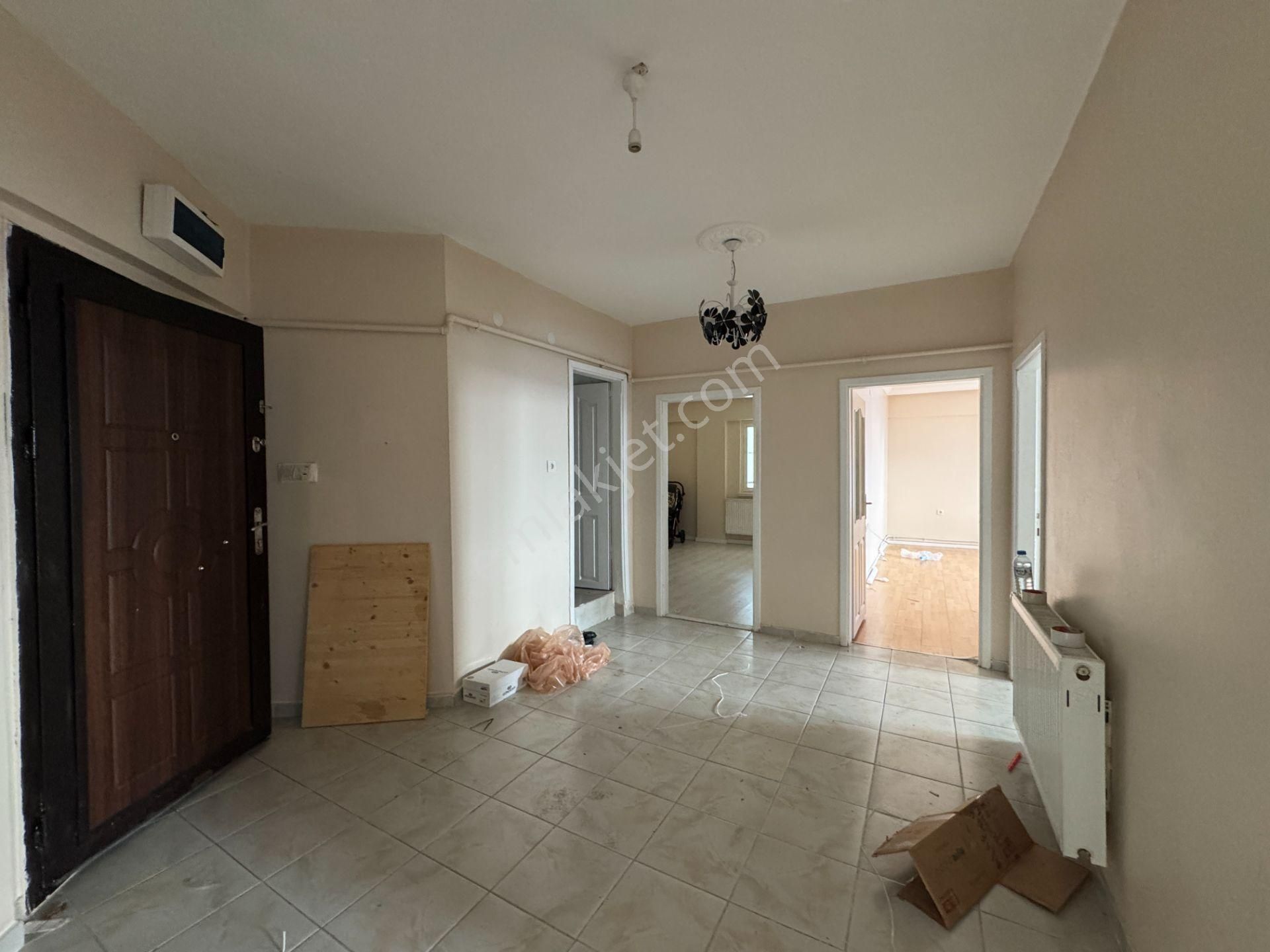 Ufuk Kılıç Emlak'tanhavalimanı Yolu Yakını 3+1 Asansörlü 1. Kat Daire - Görsel 23