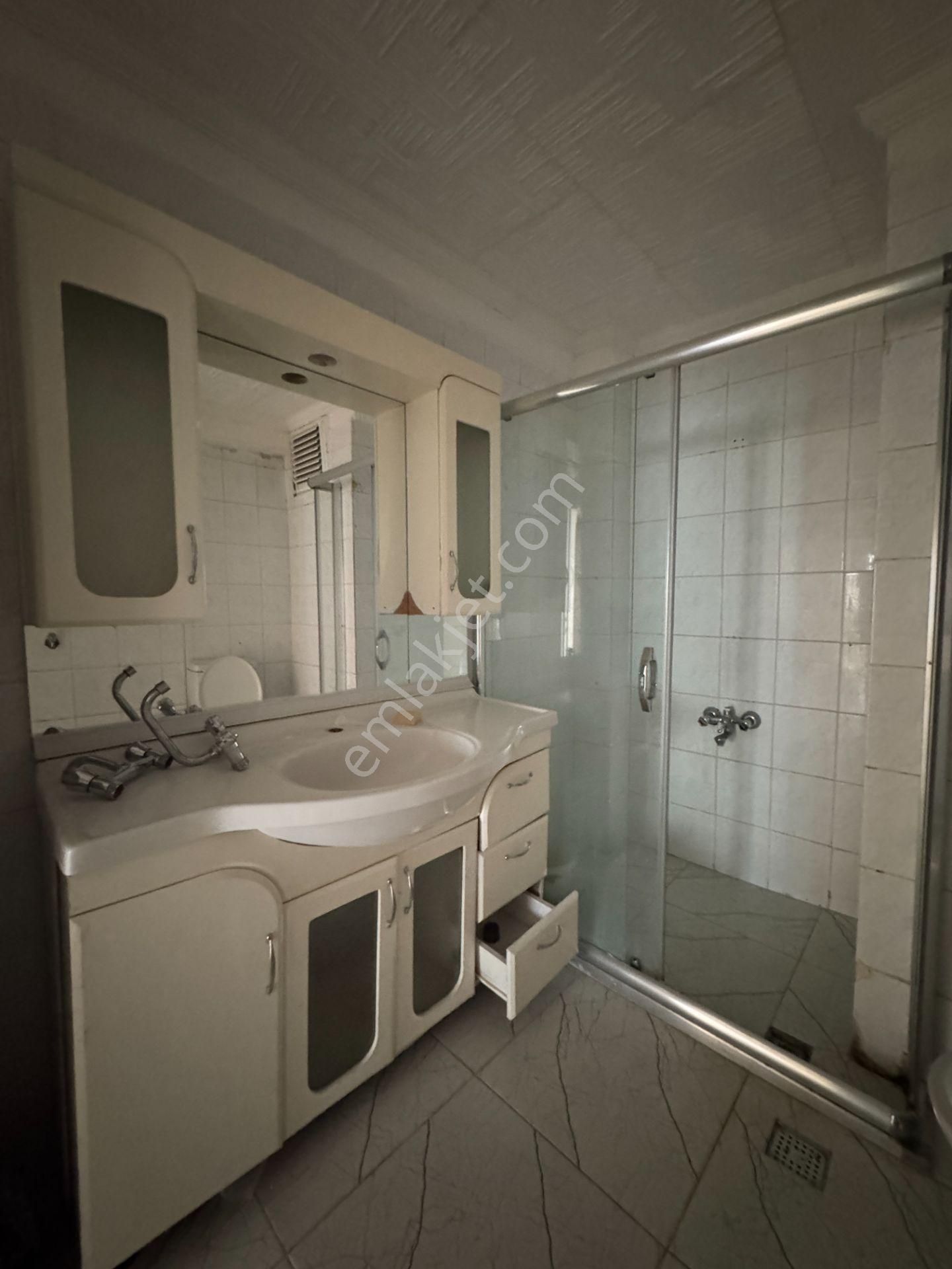 Ufuk Kılıç Emlak'tanhavalimanı Yolu Yakını 3+1 Asansörlü 1. Kat Daire - Görsel 20