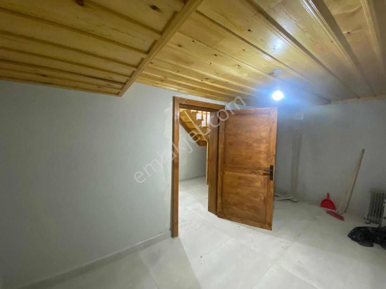 Çengelköy Sahiline 500m Emsalsiz Müstakil Ev - Görsel 24