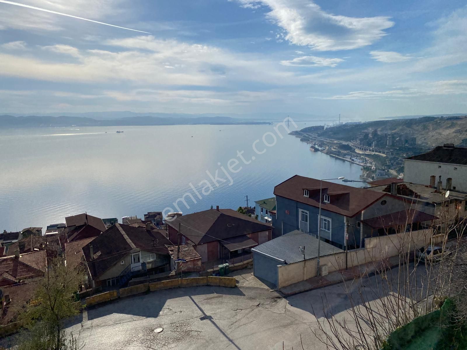 Sahibinden Müstakil Geniş Ve Ferah Aile Apartmanı - Görsel 4