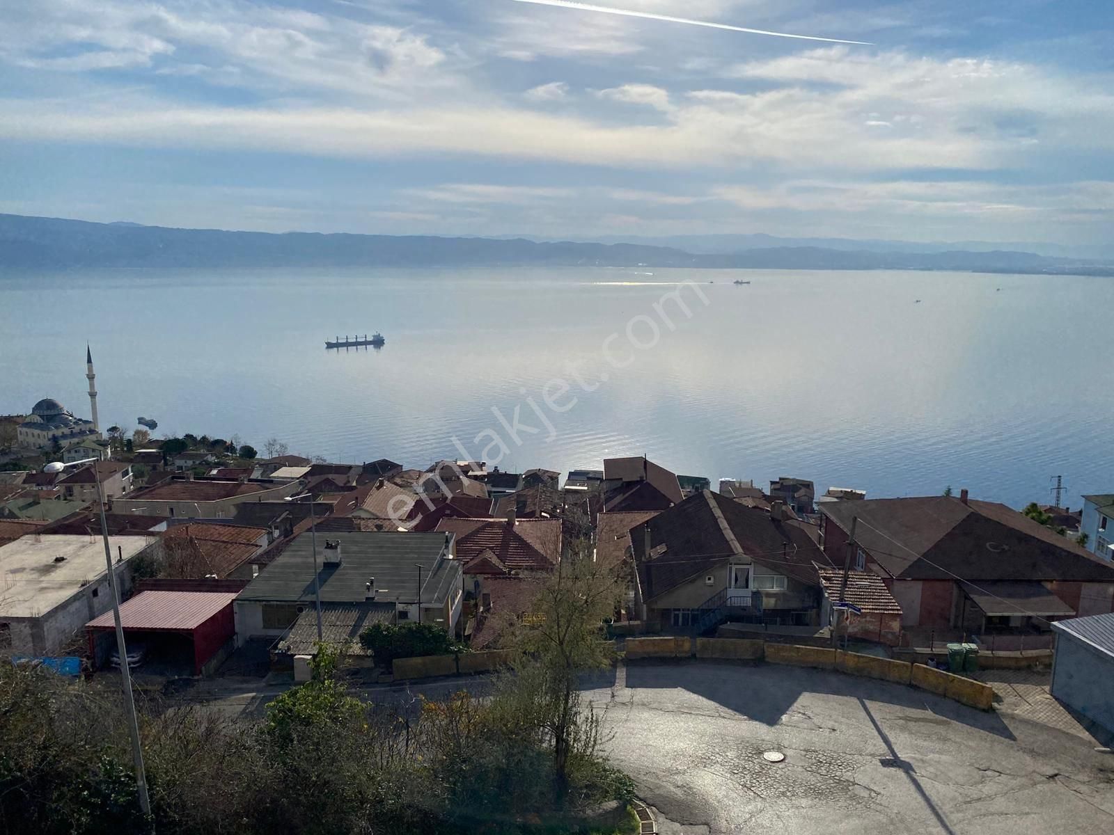 Sahibinden Müstakil Geniş Ve Ferah Aile Apartmanı