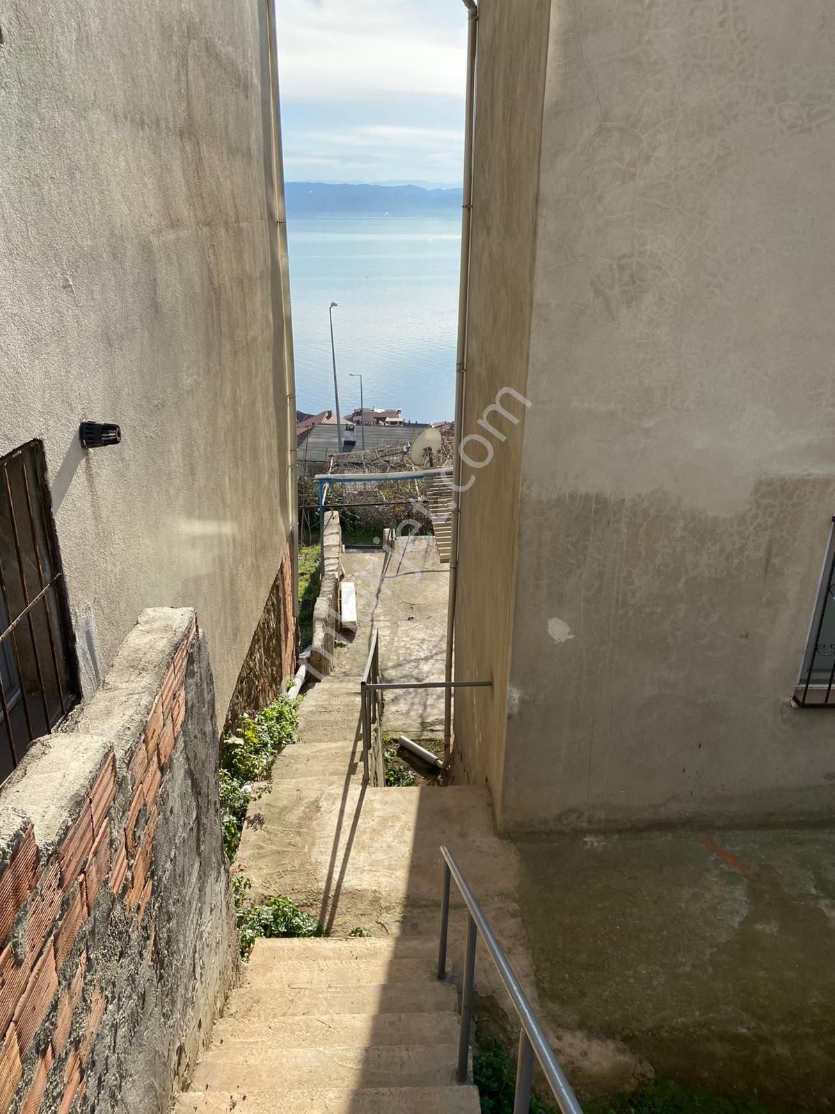 Sahibinden Müstakil Geniş Ve Ferah Aile Apartmanı - Görsel 11