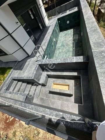 Kuşadasında Deniz Manzaralı Havuzlu 2+1 Satılık Sıfır Villa - Görsel 11