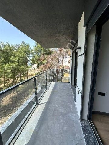 Kuşadasında Deniz Manzaralı Havuzlu 2+1 Satılık Sıfır Villa - Görsel 7