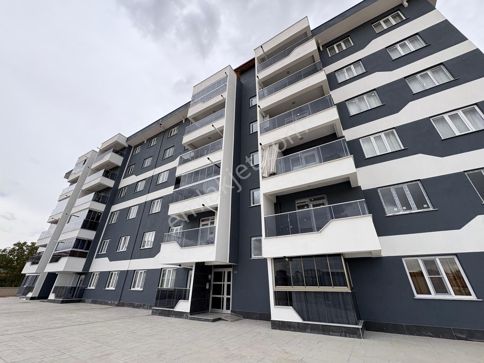 Ebeveyn Banyolu, Giyinme Odalı 3+1 Kumköprü Mh. "yakında Teslim"