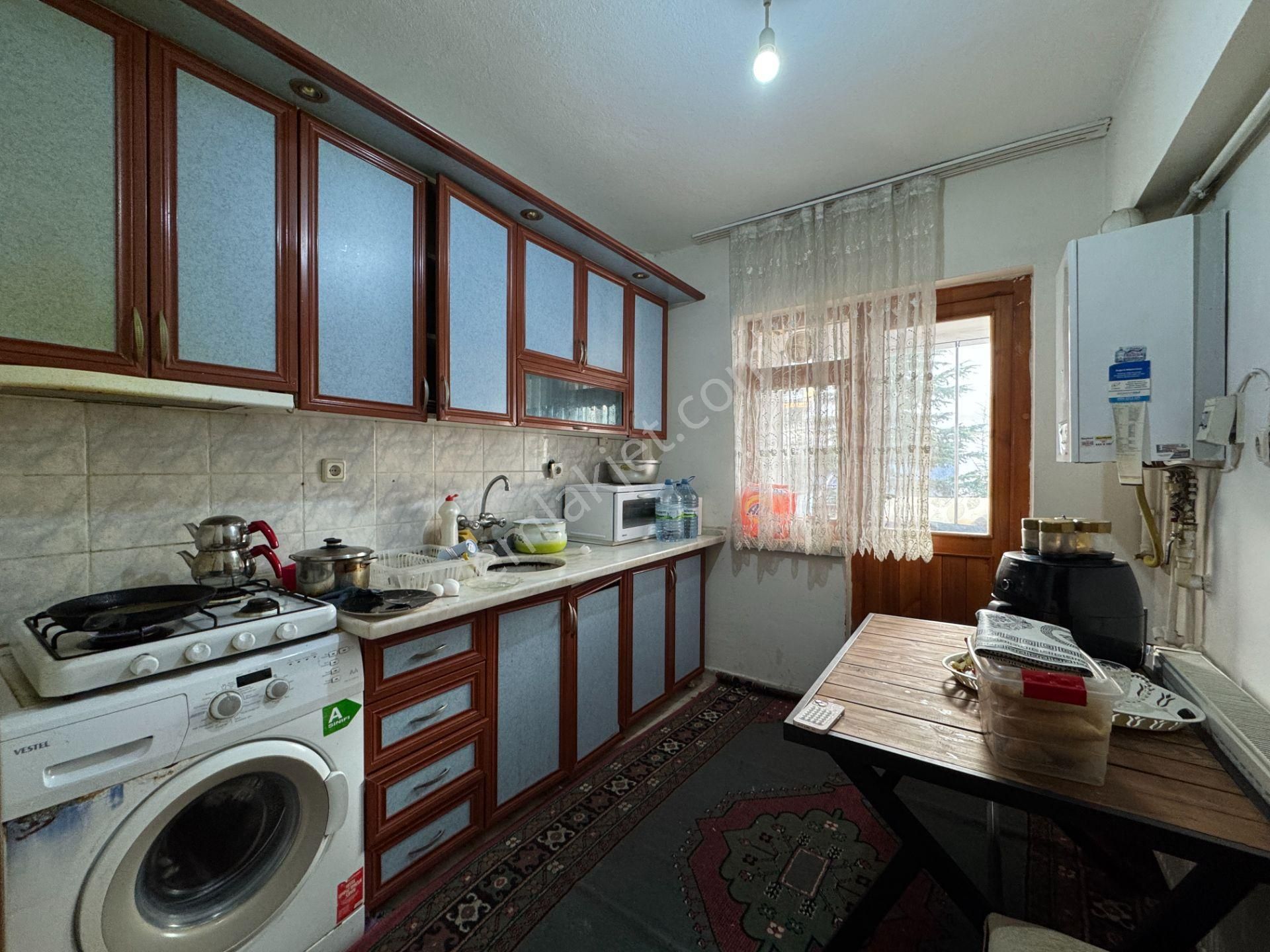 Kalecik Emlak'tan Fatih Mah. Merkezde, Kilerli 2+1 Yüksek Giriş