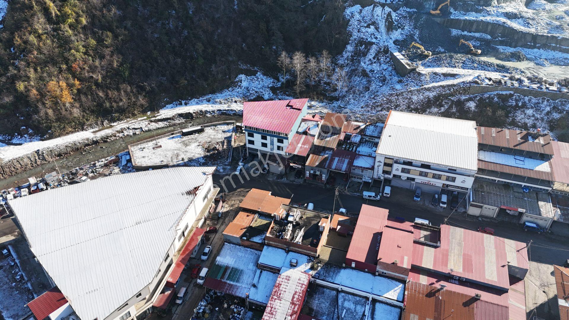 Altın Emlak Giresun Merkez Sanayide – İşlek Konumda – 3 Katlı Kiralık Dükkan - Görsel 24