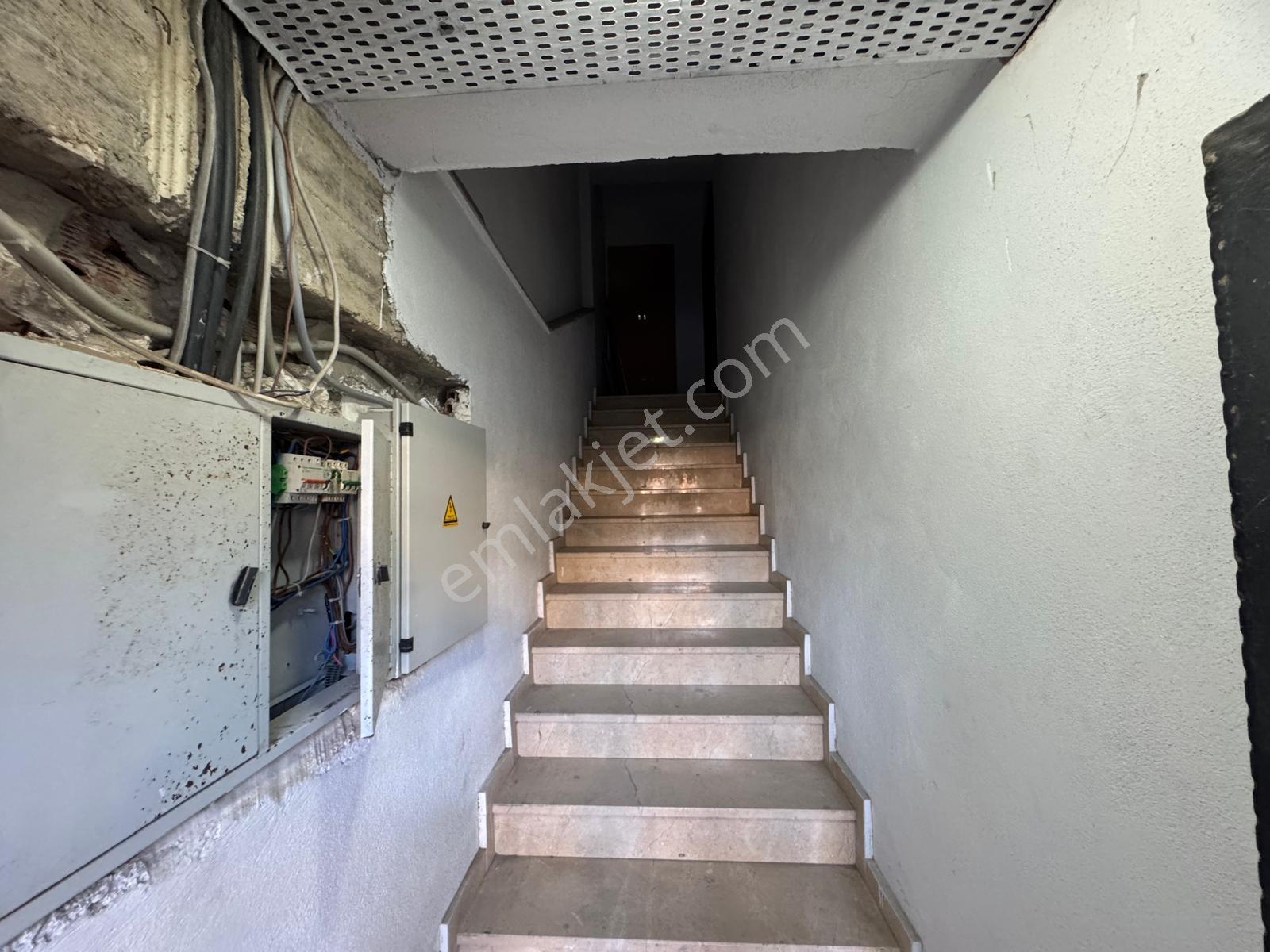 Altın Emlak Giresun Merkez Sanayide – İşlek Konumda – 3 Katlı Kiralık Dükkan - Görsel 7