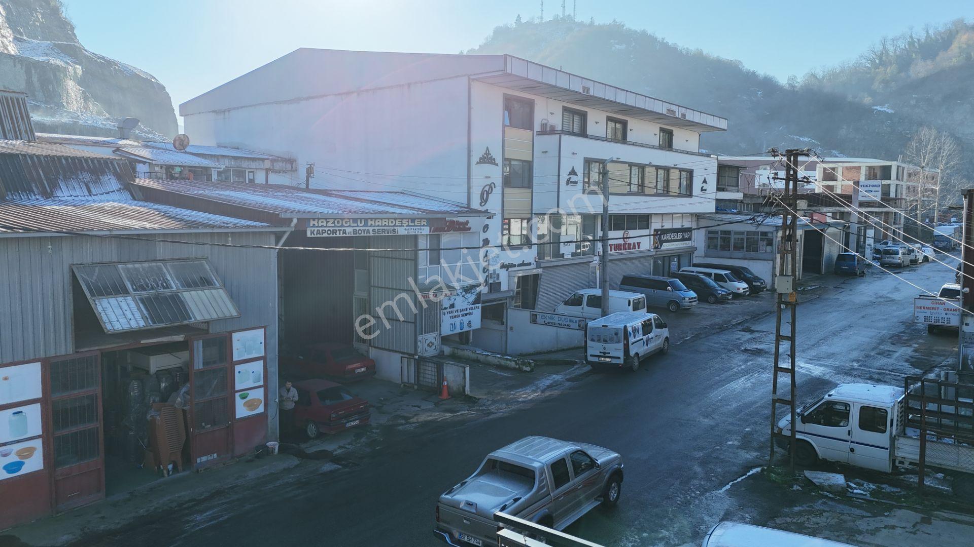 Altın Emlak Giresun Merkez Sanayide – İşlek Konumda – 3 Katlı Kiralık Dükkan - Görsel 3
