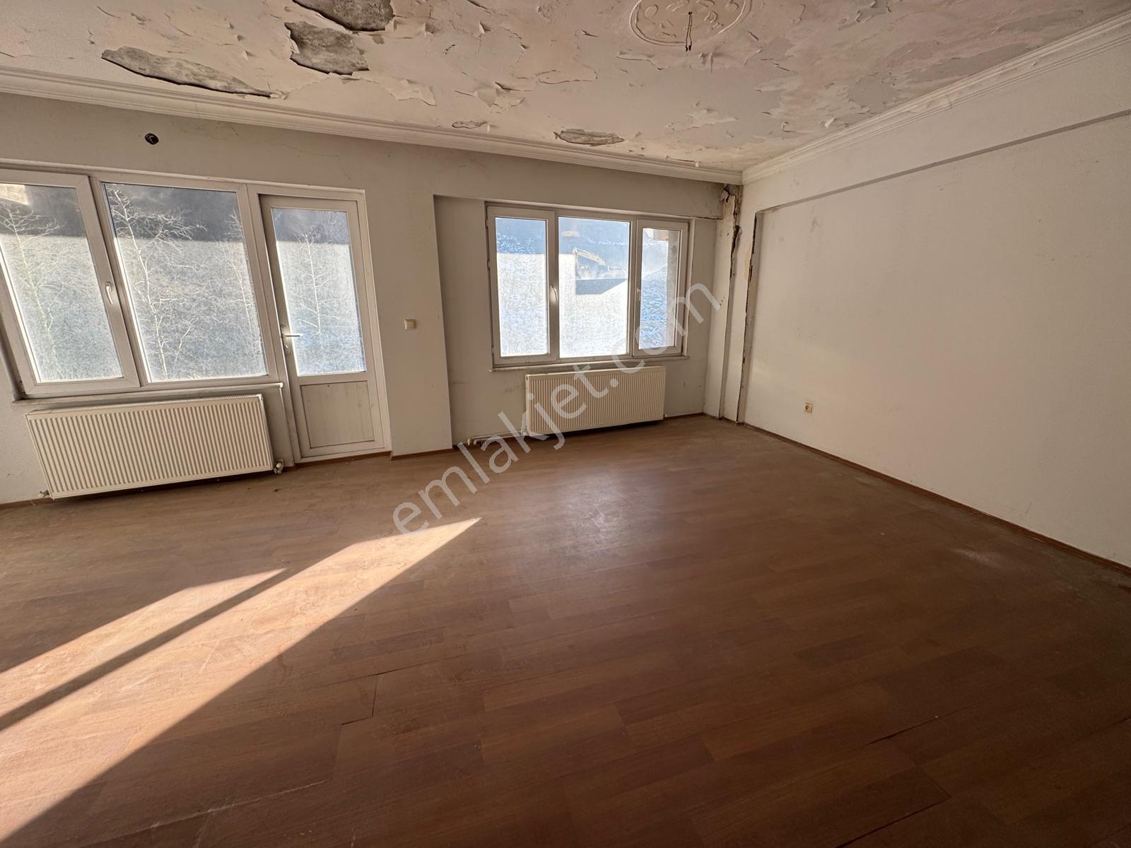 Altın Emlak Giresun Merkez Sanayide – İşlek Konumda – 3 Katlı Kiralık Dükkan - Görsel 16