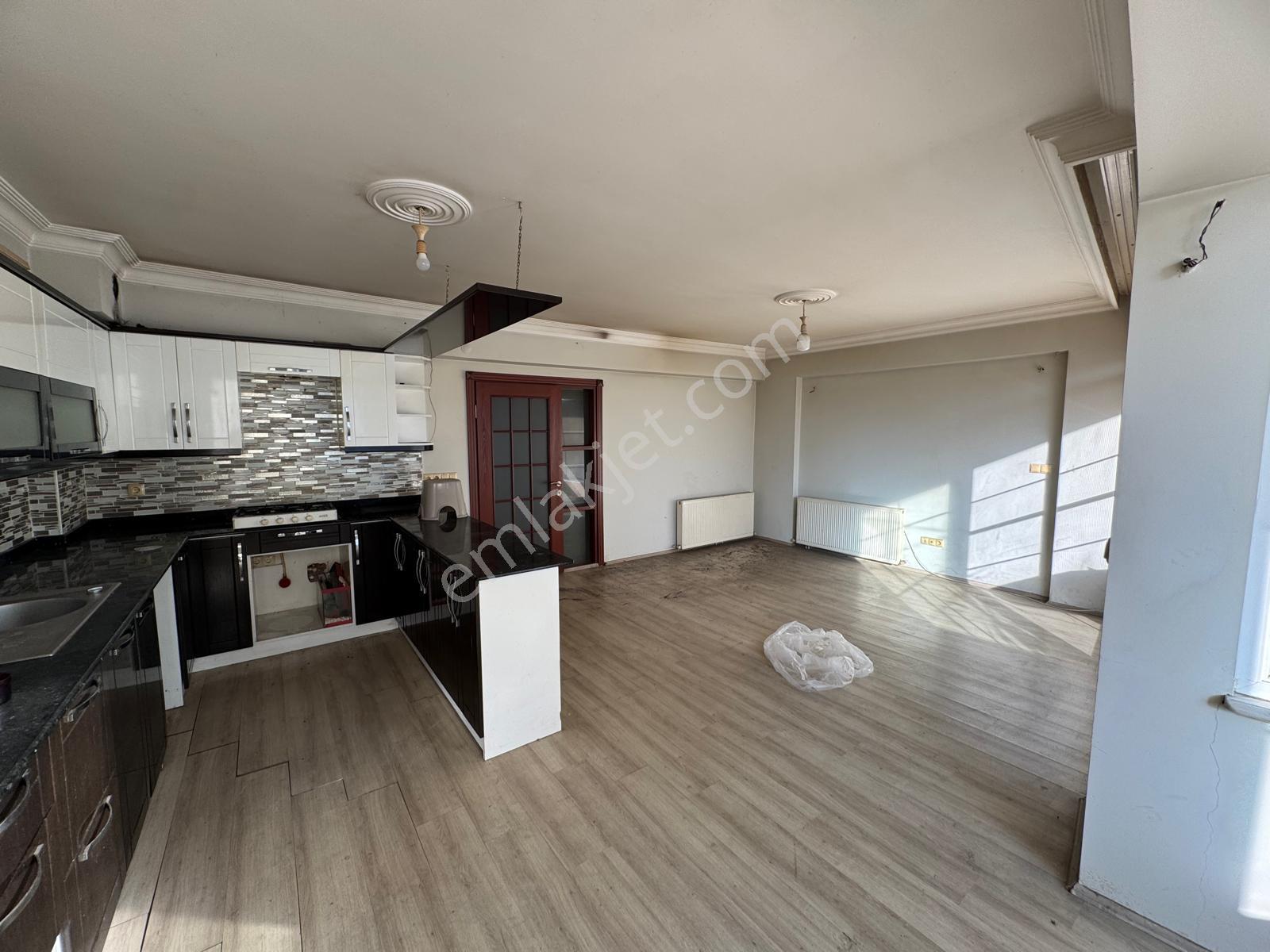Altın Emlak Giresun Merkez Sanayide – İşlek Konumda – 3 Katlı Kiralık Dükkan - Görsel 10