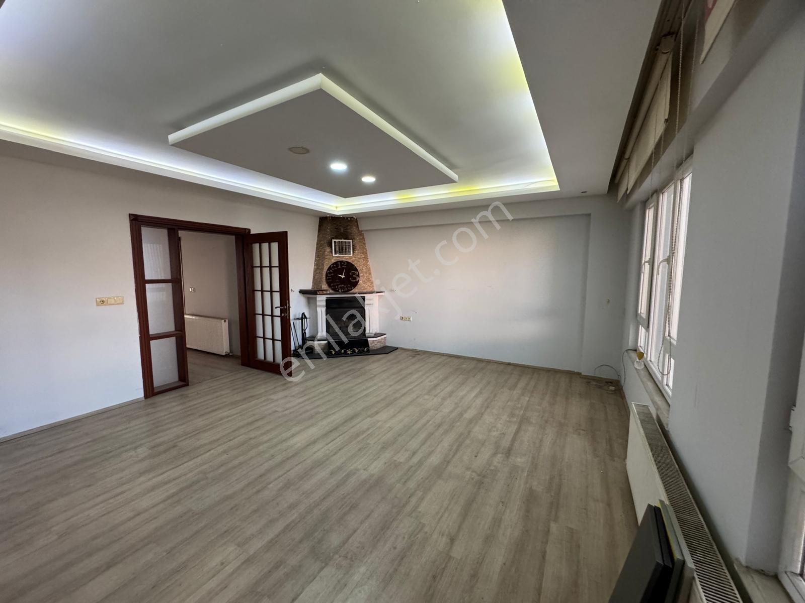Altın Emlak Giresun Merkez Sanayide – İşlek Konumda – 3 Katlı Kiralık Dükkan - Görsel 9