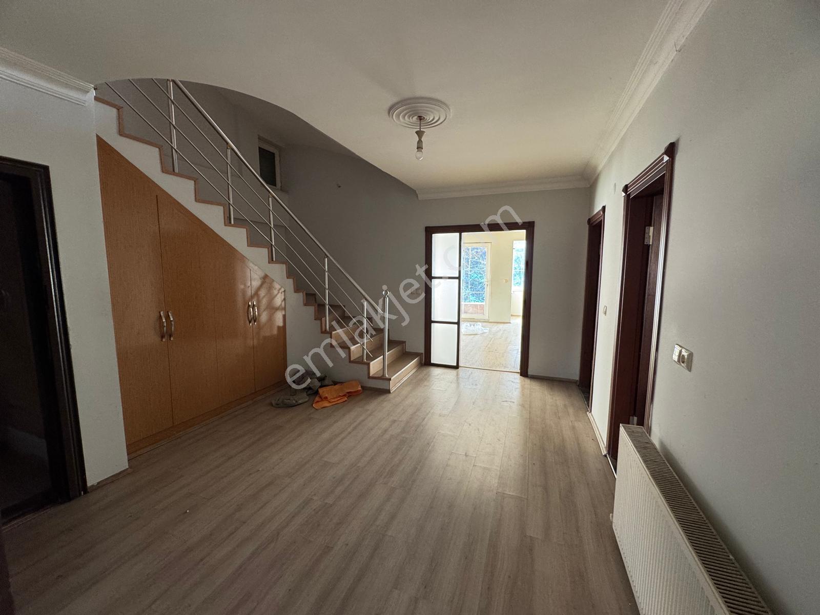 Altın Emlak Giresun Merkez Sanayide – İşlek Konumda – 3 Katlı Kiralık Dükkan - Görsel 8