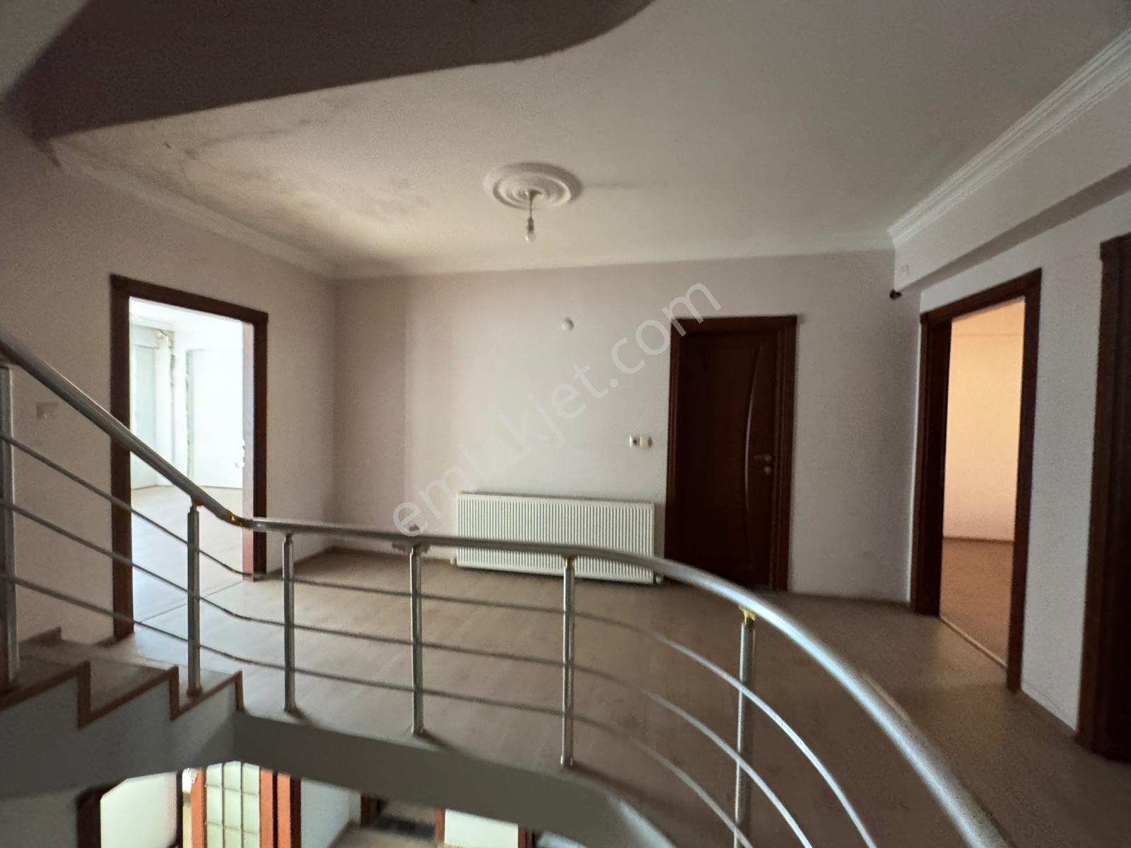 Altın Emlak Giresun Merkez Sanayide – İşlek Konumda – 3 Katlı Kiralık Dükkan - Görsel 18