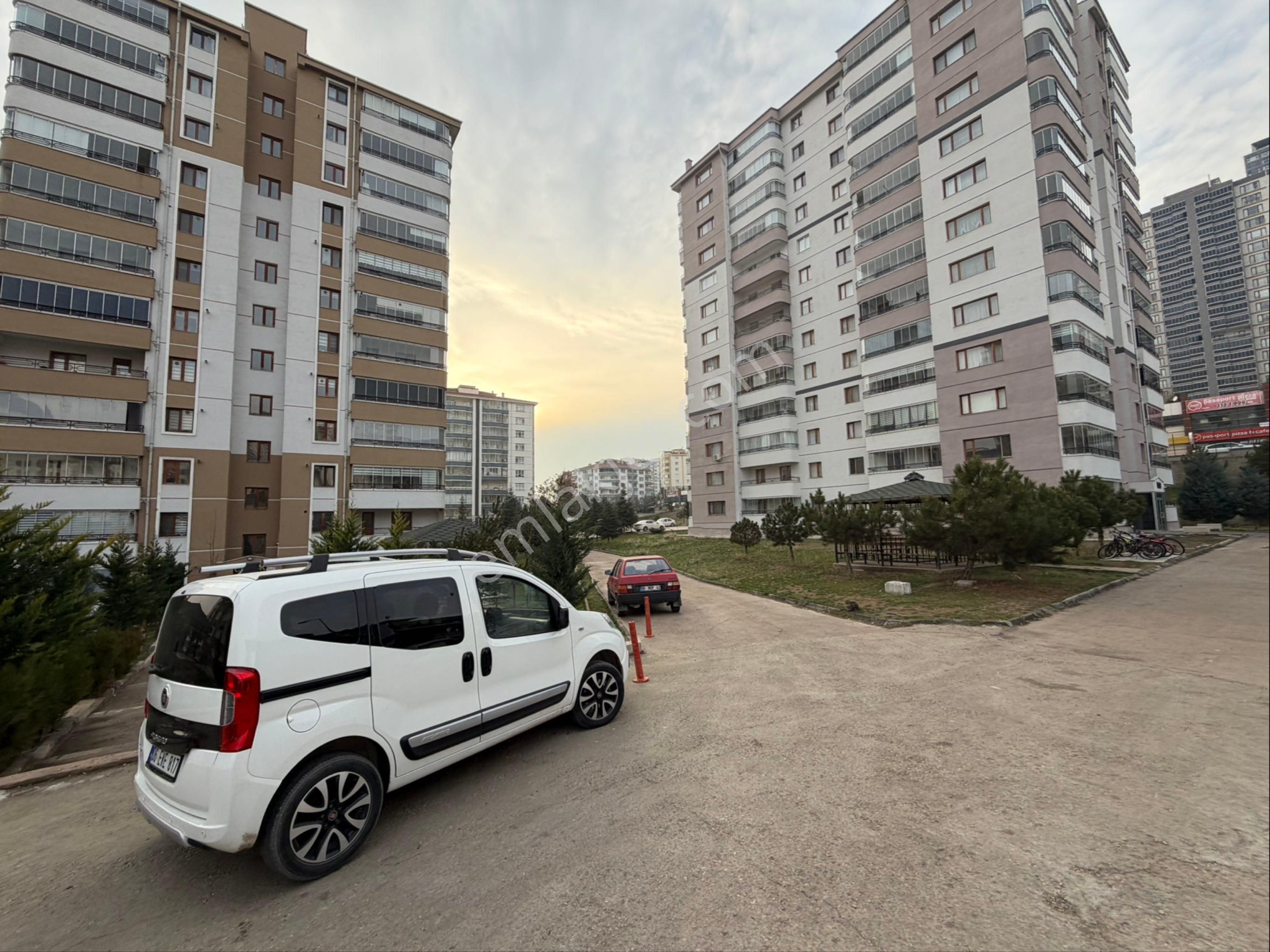 A L C Den Siteiçi Ara Katta Fullyapılı Ebeveyn Banyo 3+1 Satılık - Görsel 2