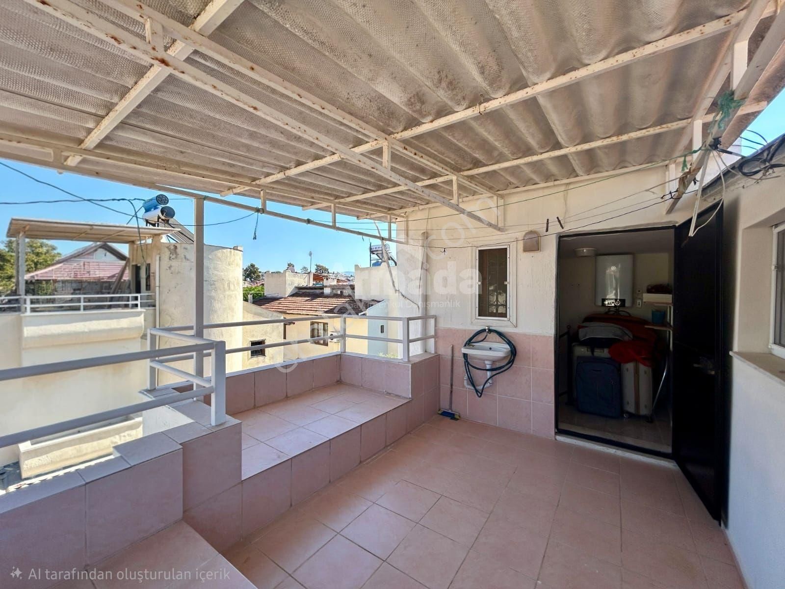 Kuşadası'nda Denize Sıfır Ege Yakası Sitesi'nde Satılık Yazlık - Görsel 2