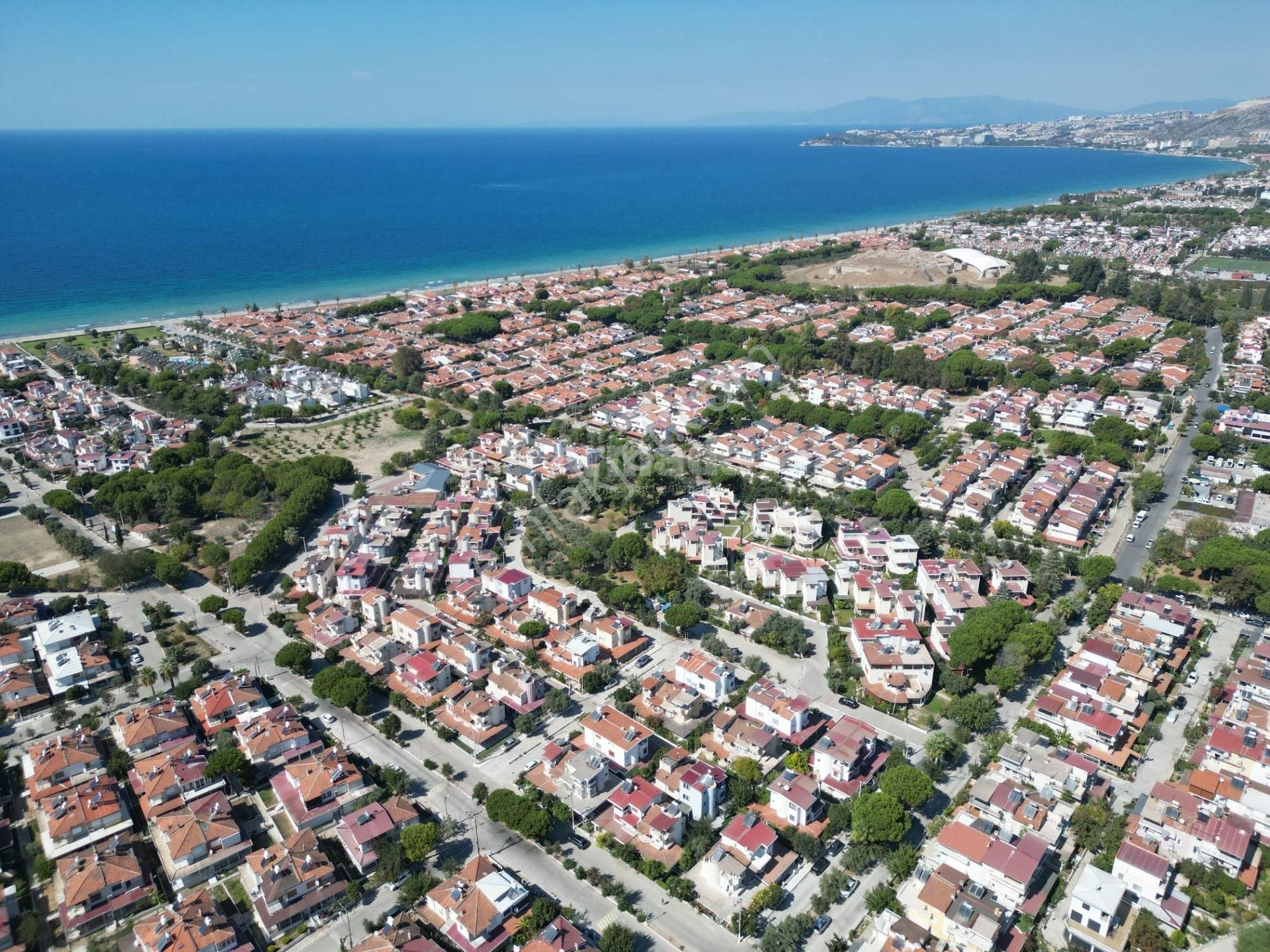 Kuşadası'nda Denize Sıfır Ege Yakası Sitesi'nde Satılık Yazlık - Görsel 18