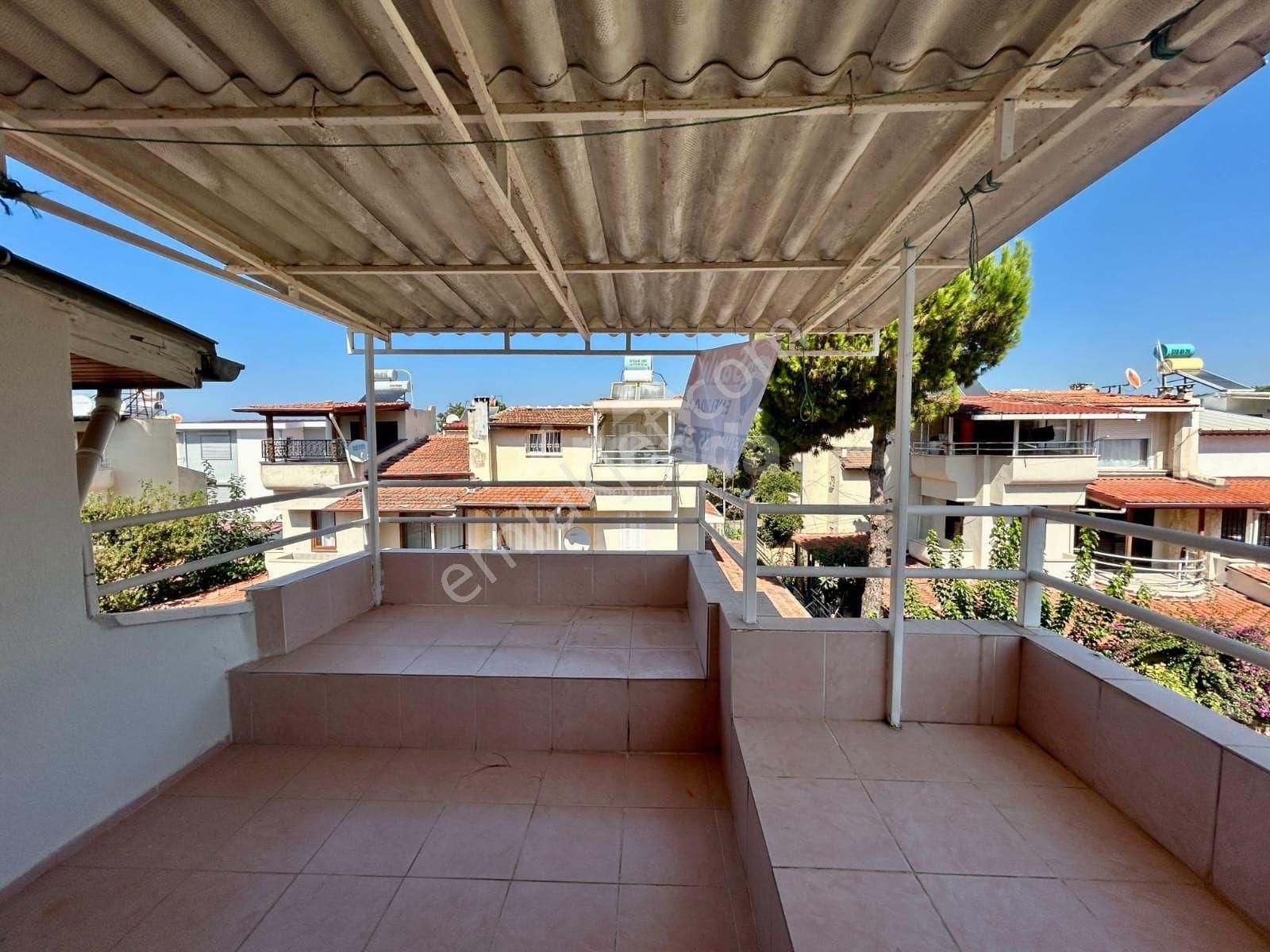 Kuşadası'nda Denize Sıfır Ege Yakası Sitesi'nde Satılık Yazlık - Görsel 13