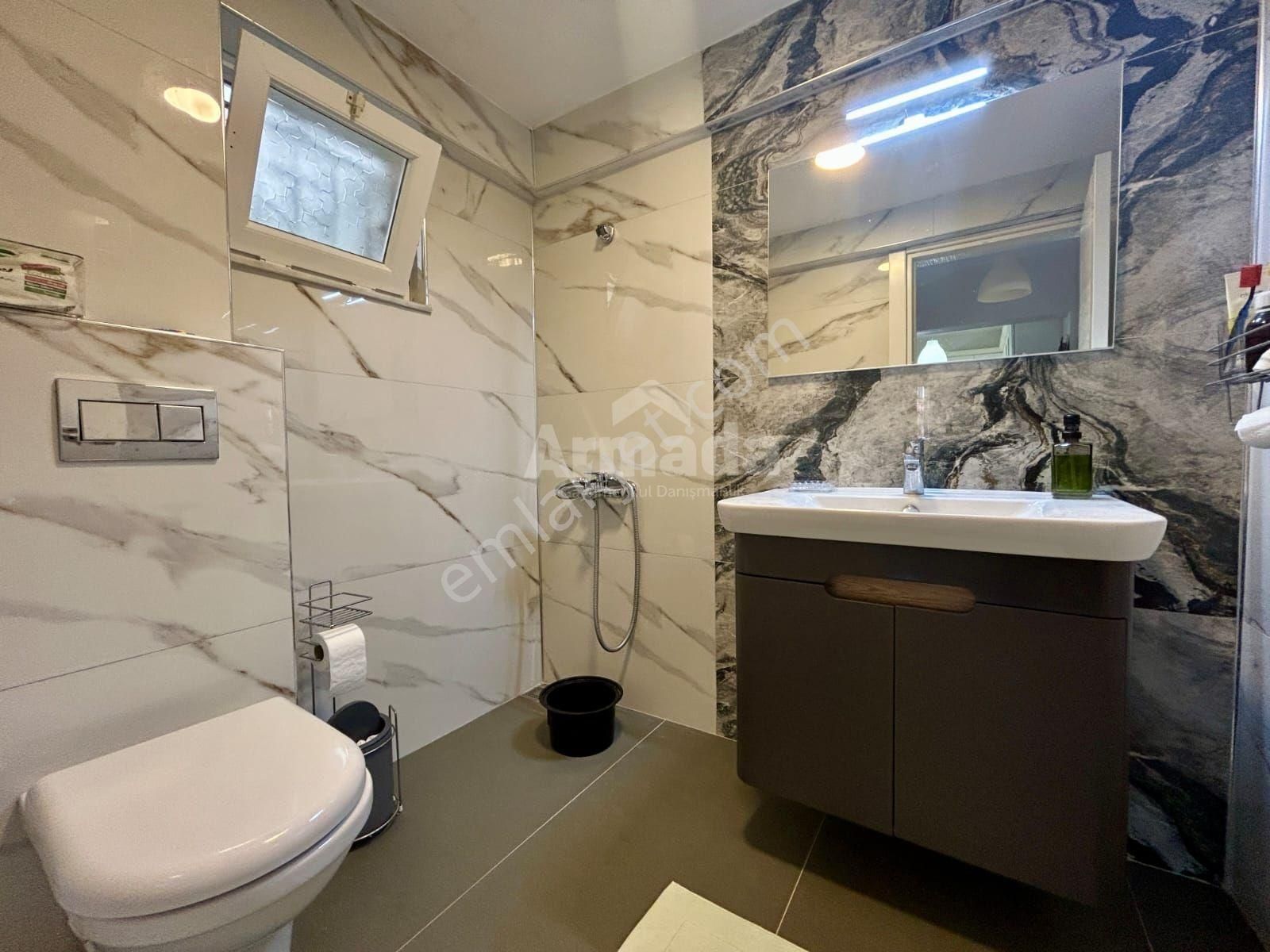 Kuşadası'nda Denize Sıfır Ege Yakası Sitesi'nde Satılık Yazlık - Görsel 28