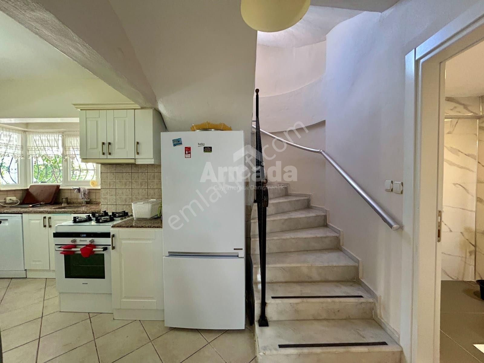 Kuşadası'nda Denize Sıfır Ege Yakası Sitesi'nde Satılık Yazlık - Görsel 29