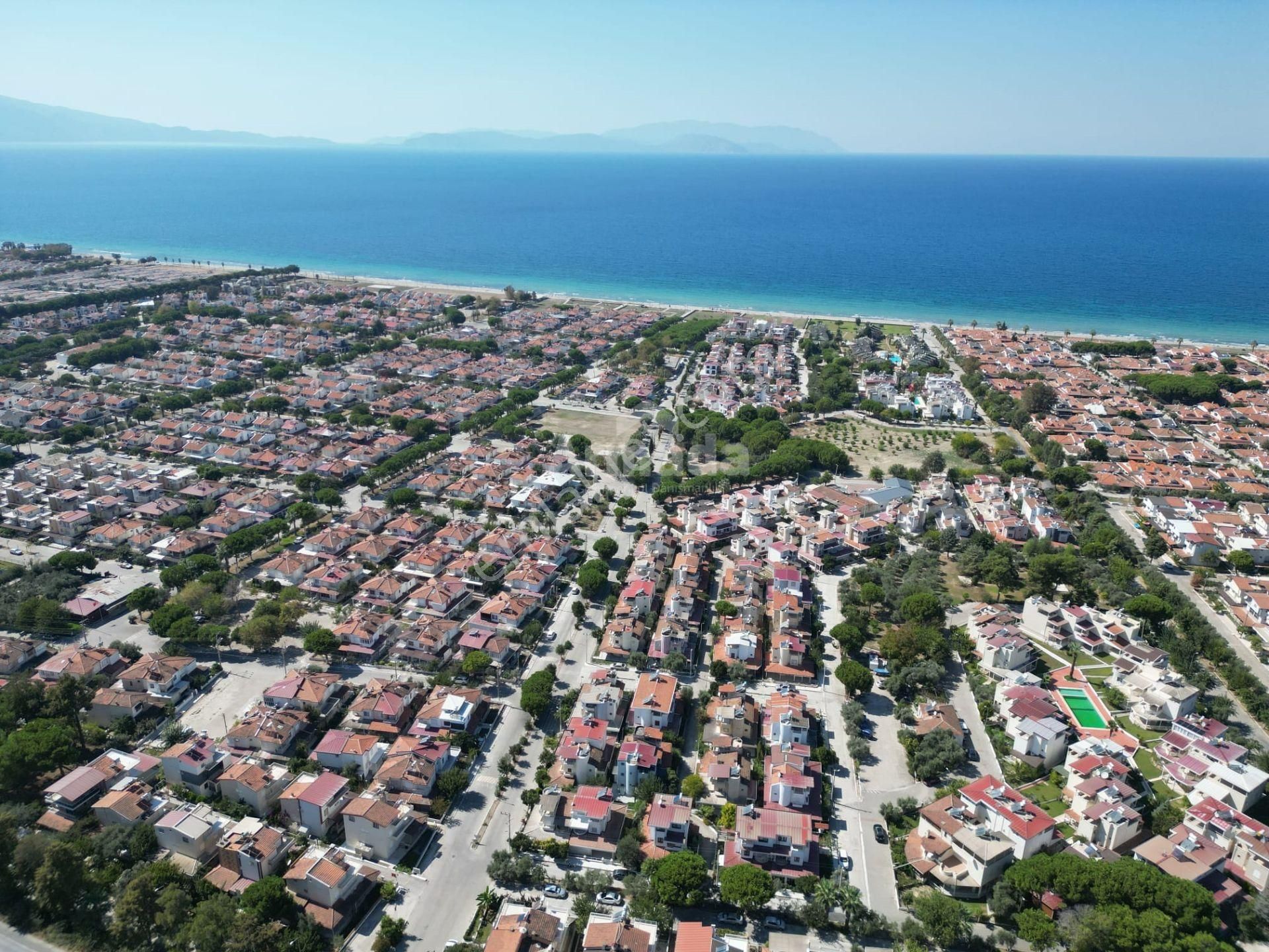 Kuşadası'nda Denize Sıfır Ege Yakası Sitesi'nde Satılık Yazlık - Görsel 23