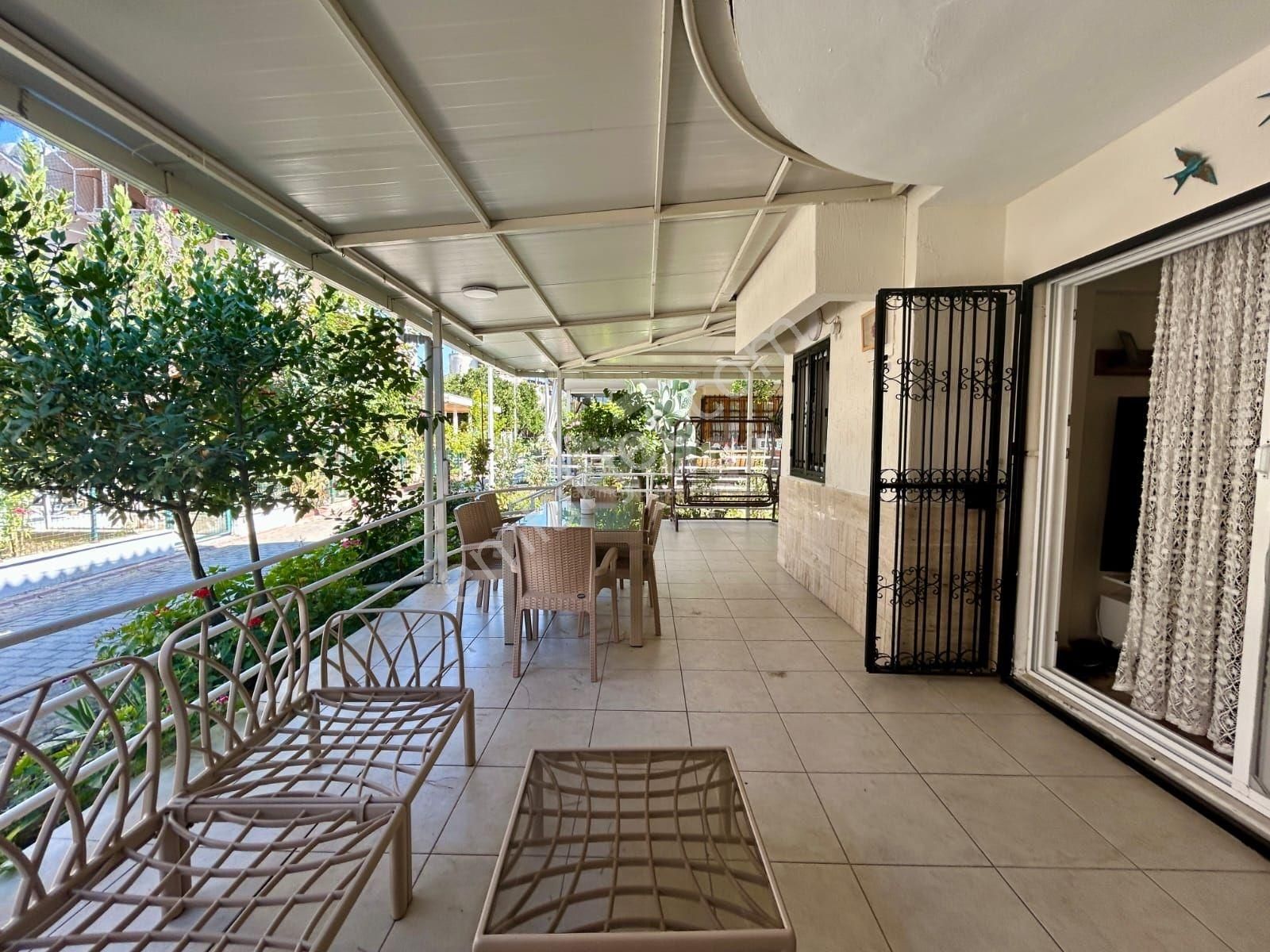 Kuşadası'nda Denize Sıfır Ege Yakası Sitesi'nde Satılık Yazlık - Görsel 30