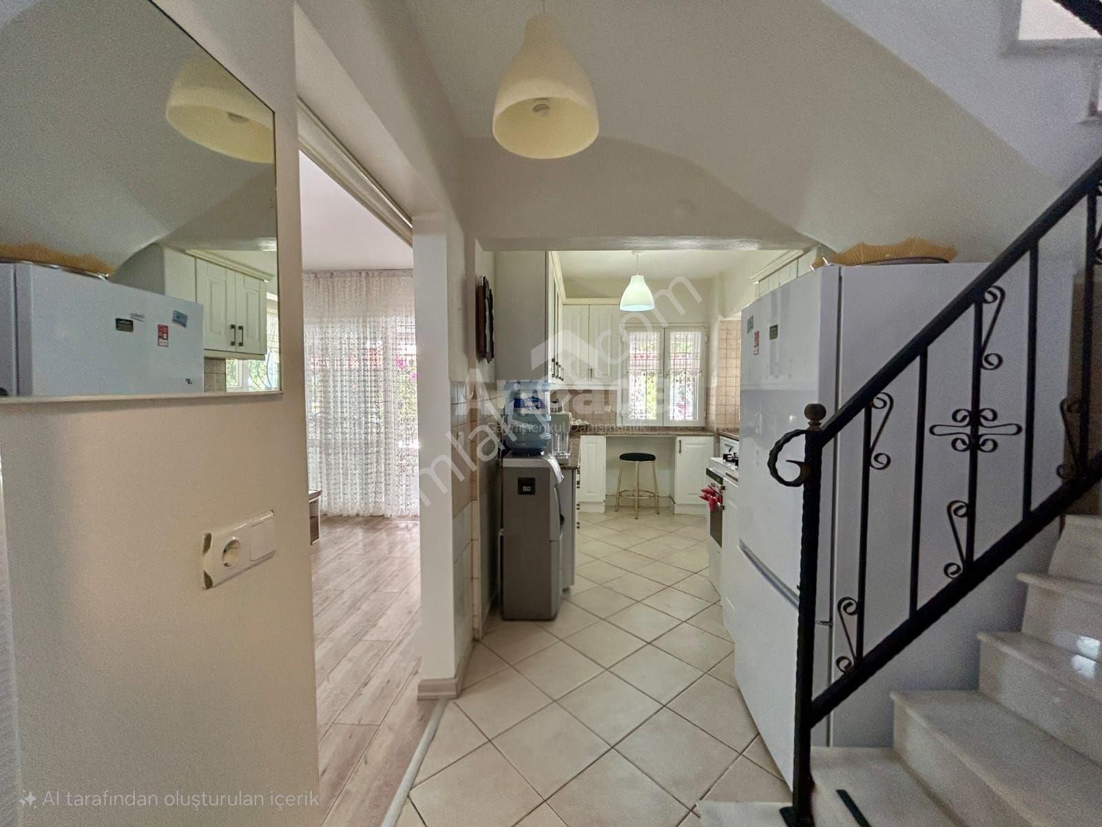 Kuşadası'nda Denize Sıfır Ege Yakası Sitesi'nde Satılık Yazlık - Görsel 7