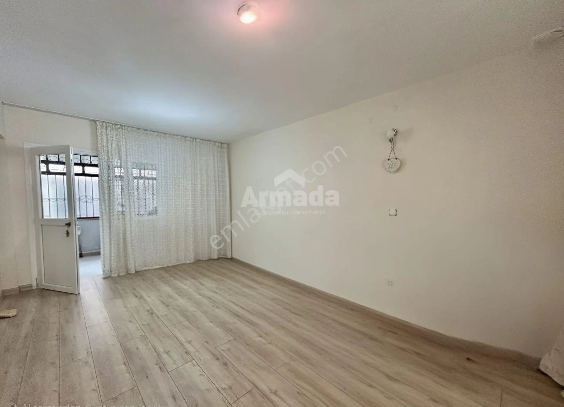 Kuşadası'nda Denize Sıfır Ege Yakası Sitesi'nde Satılık Yazlık - Görsel 26