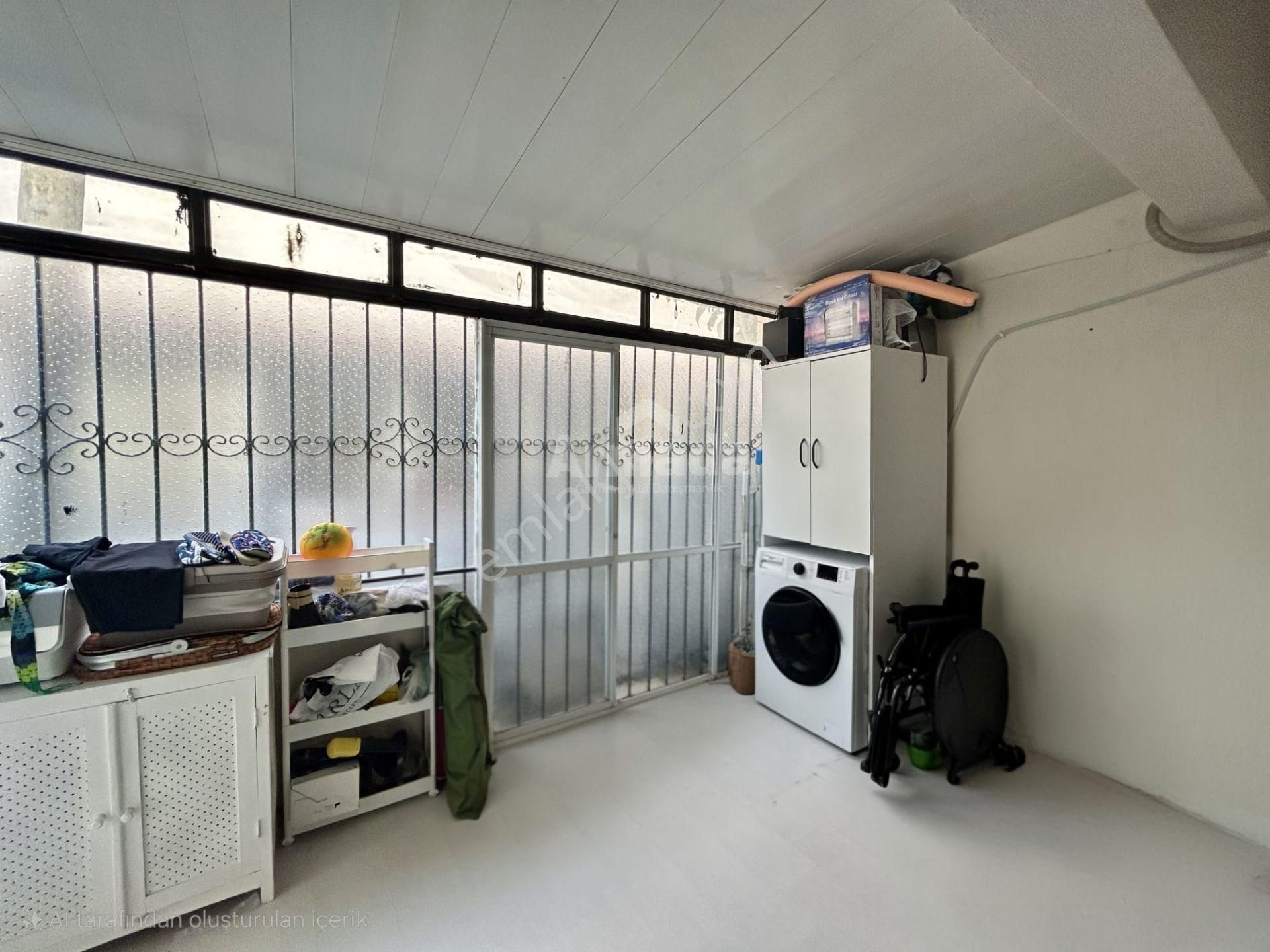 Kuşadası'nda Denize Sıfır Ege Yakası Sitesi'nde Satılık Yazlık - Görsel 27