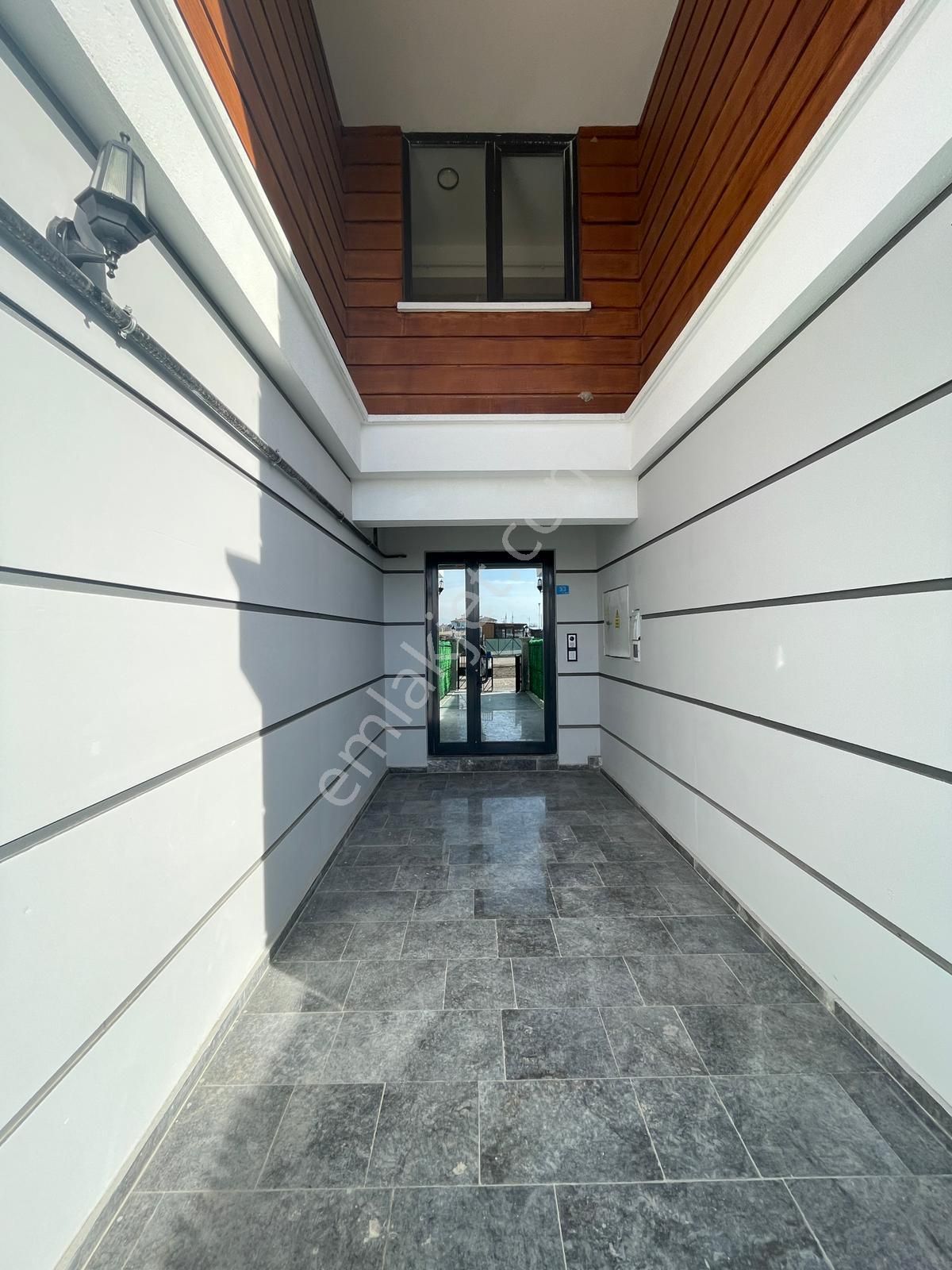 Afyon Üçok Emlaktan Hoca Ahmet Yesevi Mah Satılık Sıfır 3+1 Lüx Daire - Görsel 3