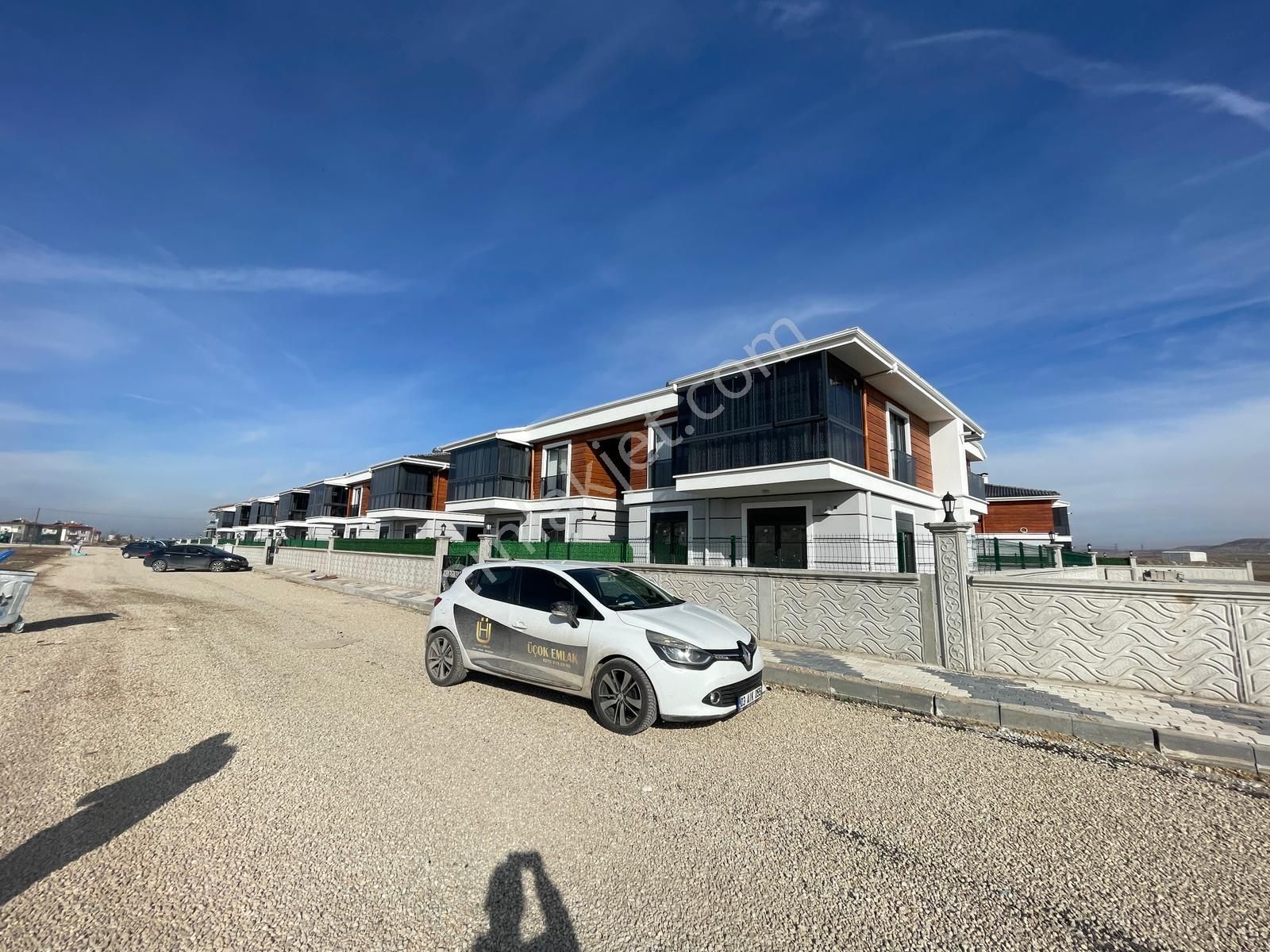 Afyon Üçok Emlaktan Hoca Ahmet Yesevi Mah Satılık Sıfır 3+1 Lüx Daire - Görsel 2