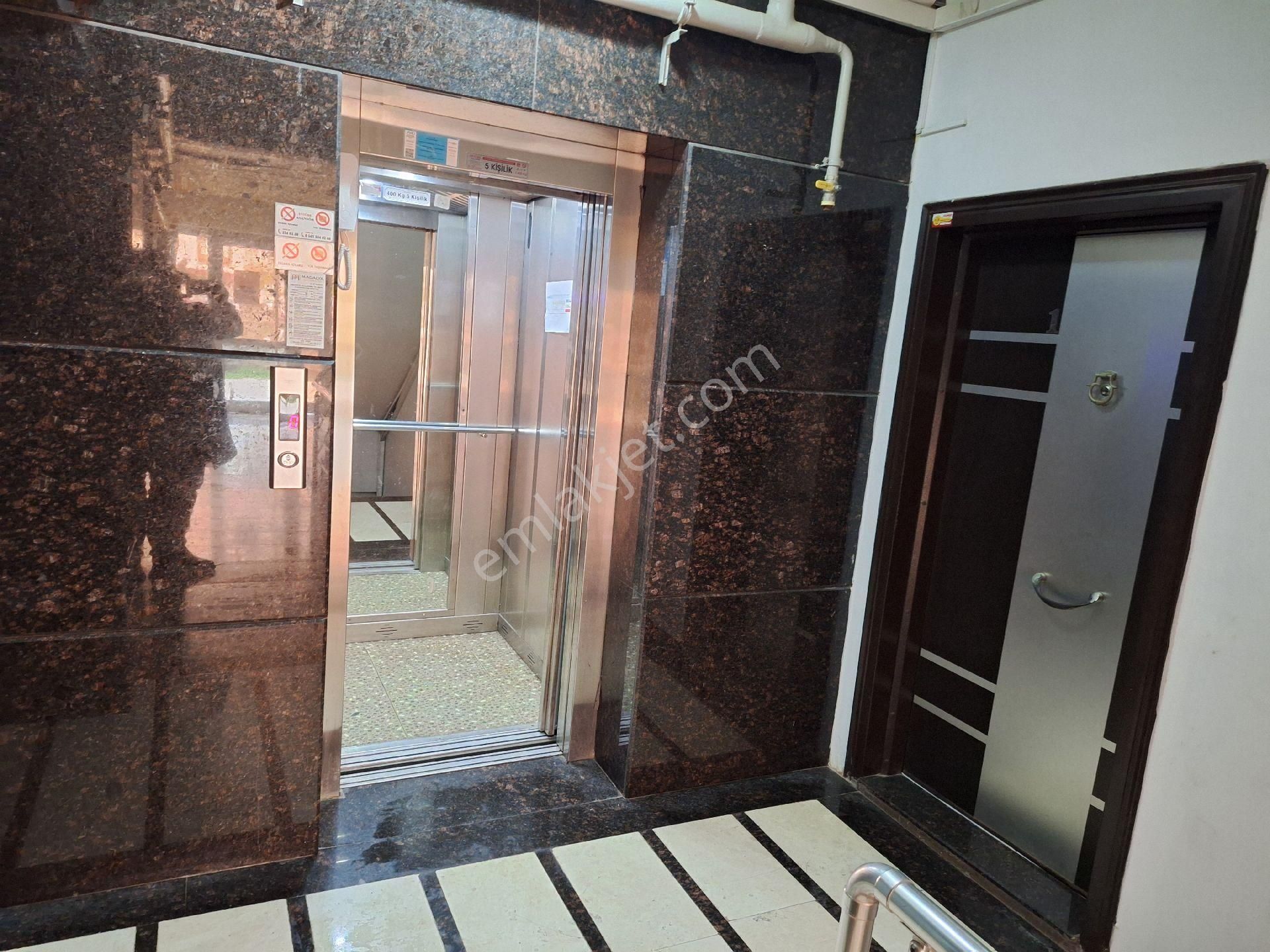 Antalya Konyaaltı Uncalı Mahallesinde Site İçinde Doğalgaz Kombili 3+1 Daire - Görsel 5