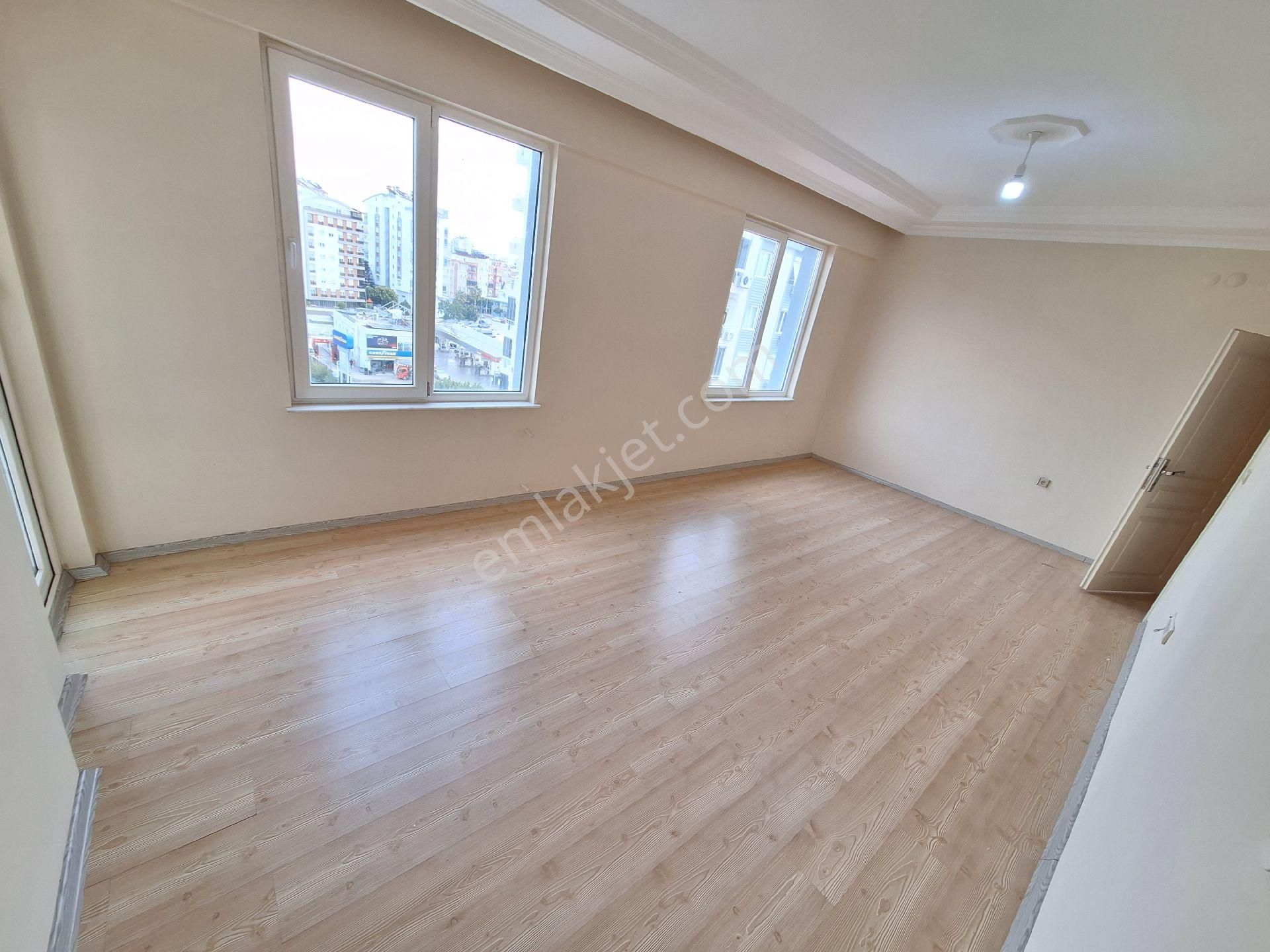 Antalya Konyaaltı Uncalı Mahallesinde Site İçinde Doğalgaz Kombili 3+1 Daire - Görsel 12