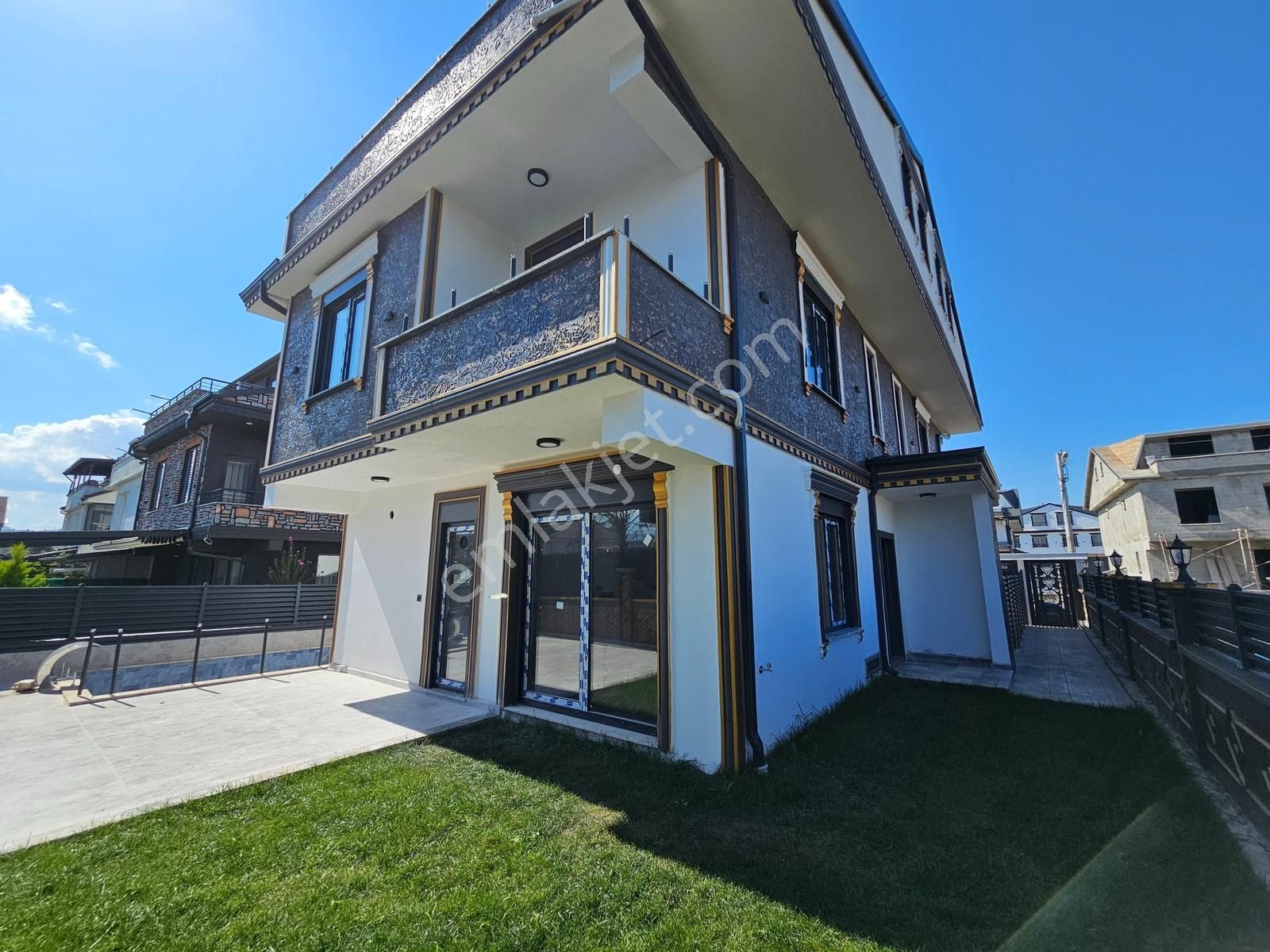 Deniz'den 4+1 Müstakıl Havuzlu,panjurlu Denize Yakın Lüks Villa - Görsel 35