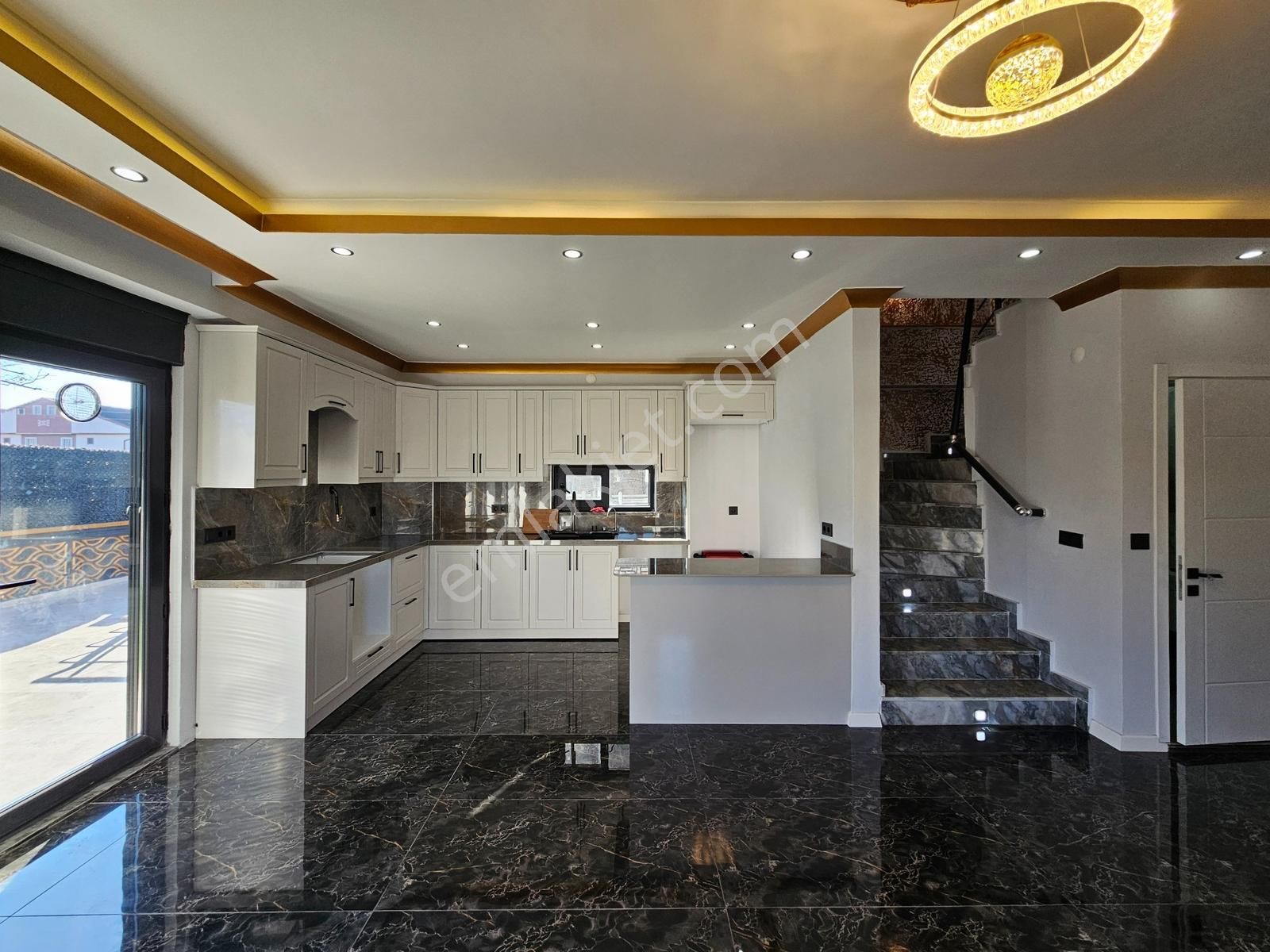 Deniz'den 4+1 Müstakıl Havuzlu,panjurlu Denize Yakın Lüks Villa - Görsel 14