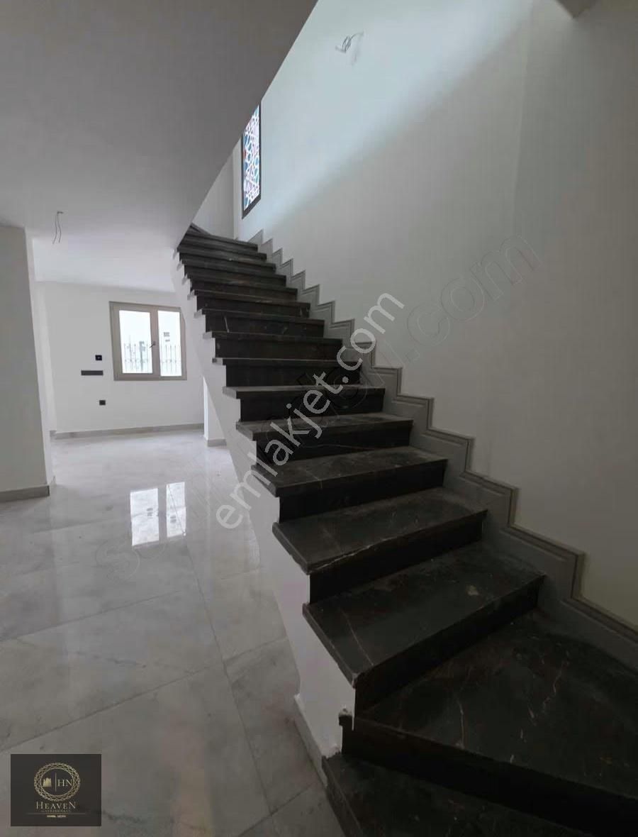 Merkezi Lokasyonda 5+2 Özel Havuzlu Villa - Görsel 17