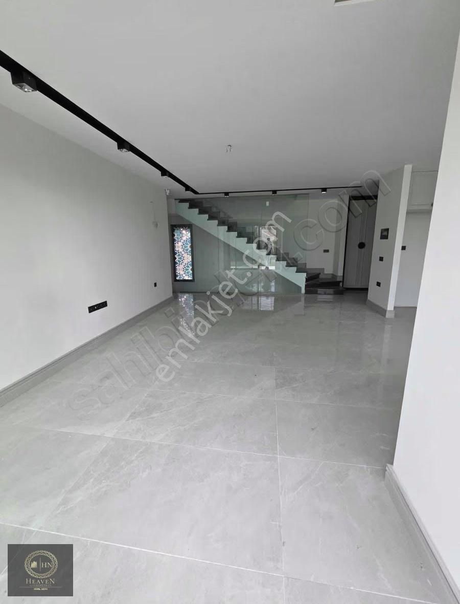 Merkezi Lokasyonda 5+2 Özel Havuzlu Villa - Görsel 16