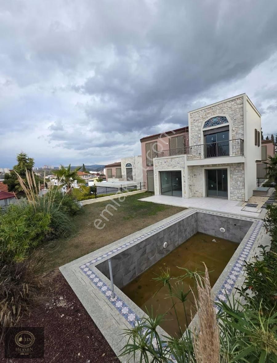 Merkezi Lokasyonda 5+2 Özel Havuzlu Villa - Görsel 15