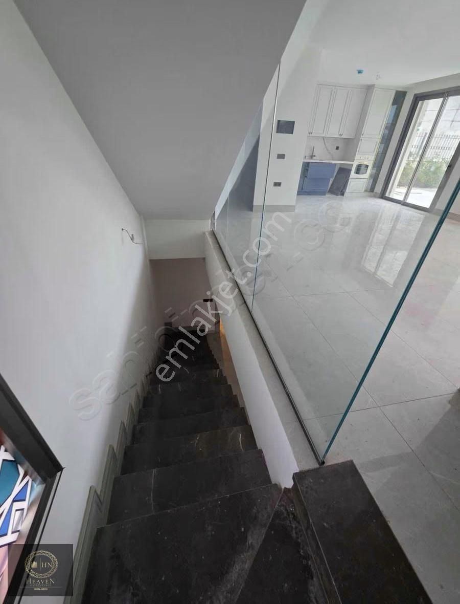 Merkezi Lokasyonda 5+2 Özel Havuzlu Villa - Görsel 33