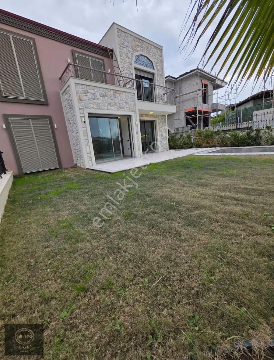 Merkezi Lokasyonda 5+2 Özel Havuzlu Villa - Görsel 24