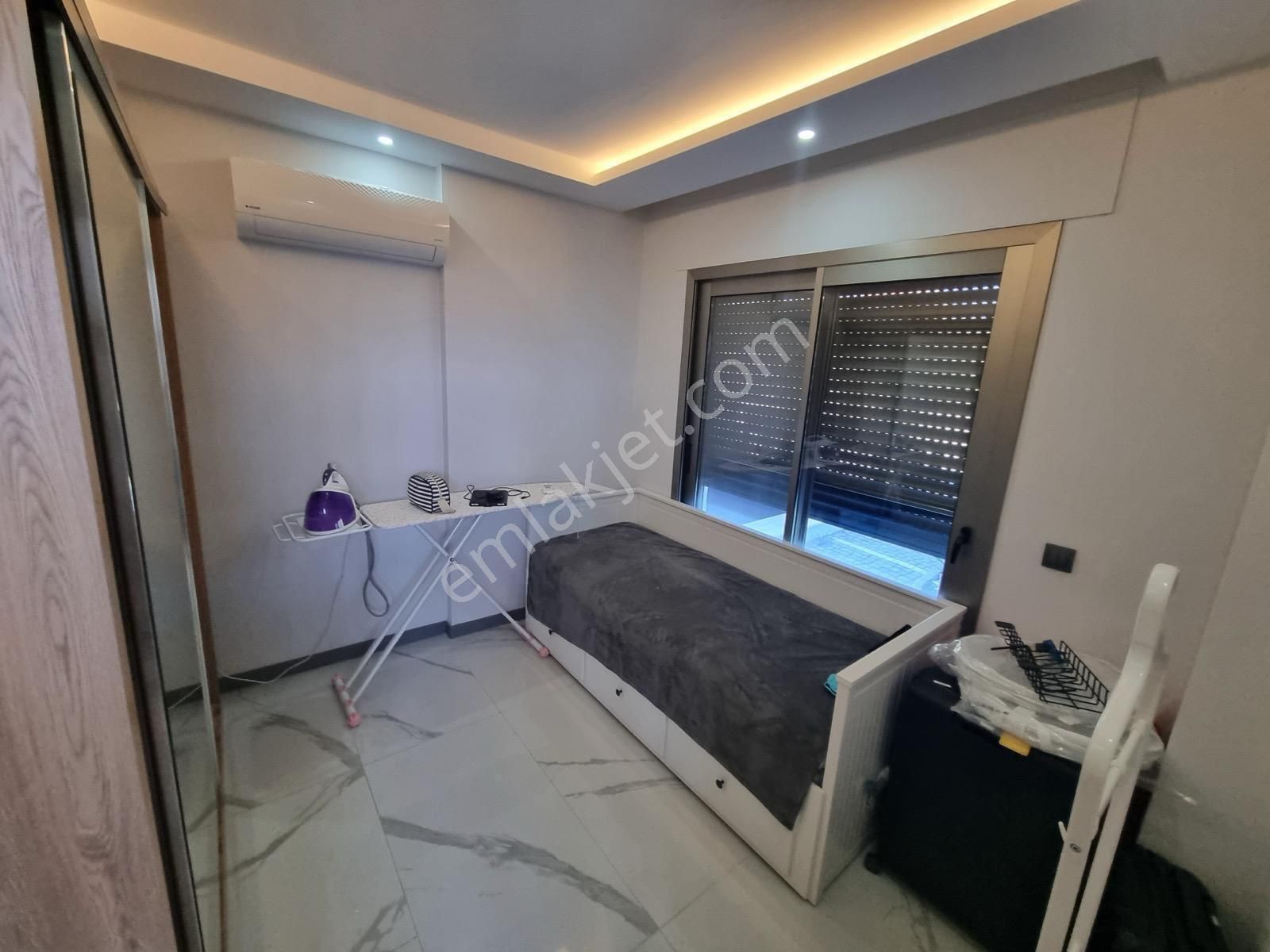 Kuşadası Soğucakta Özel Havuzlu Müstakil 4+2 - Görsel 10