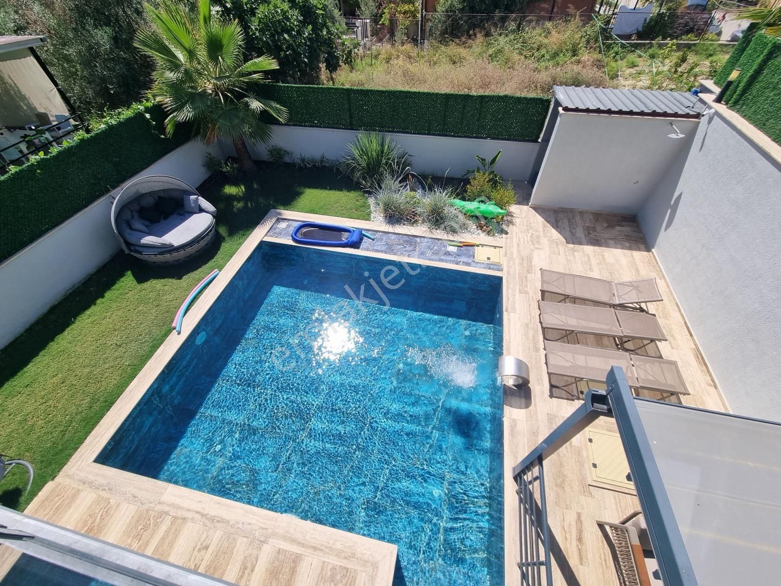 Kuşadası Soğucakta Özel Havuzlu Müstakil 4+2 - Görsel 6