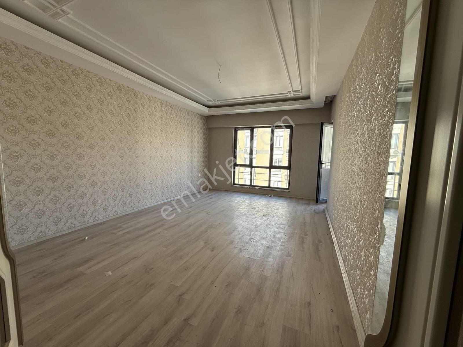 Fıstıklık Mah Göbeginde Ara Kat Sıfır 2+1 Daire